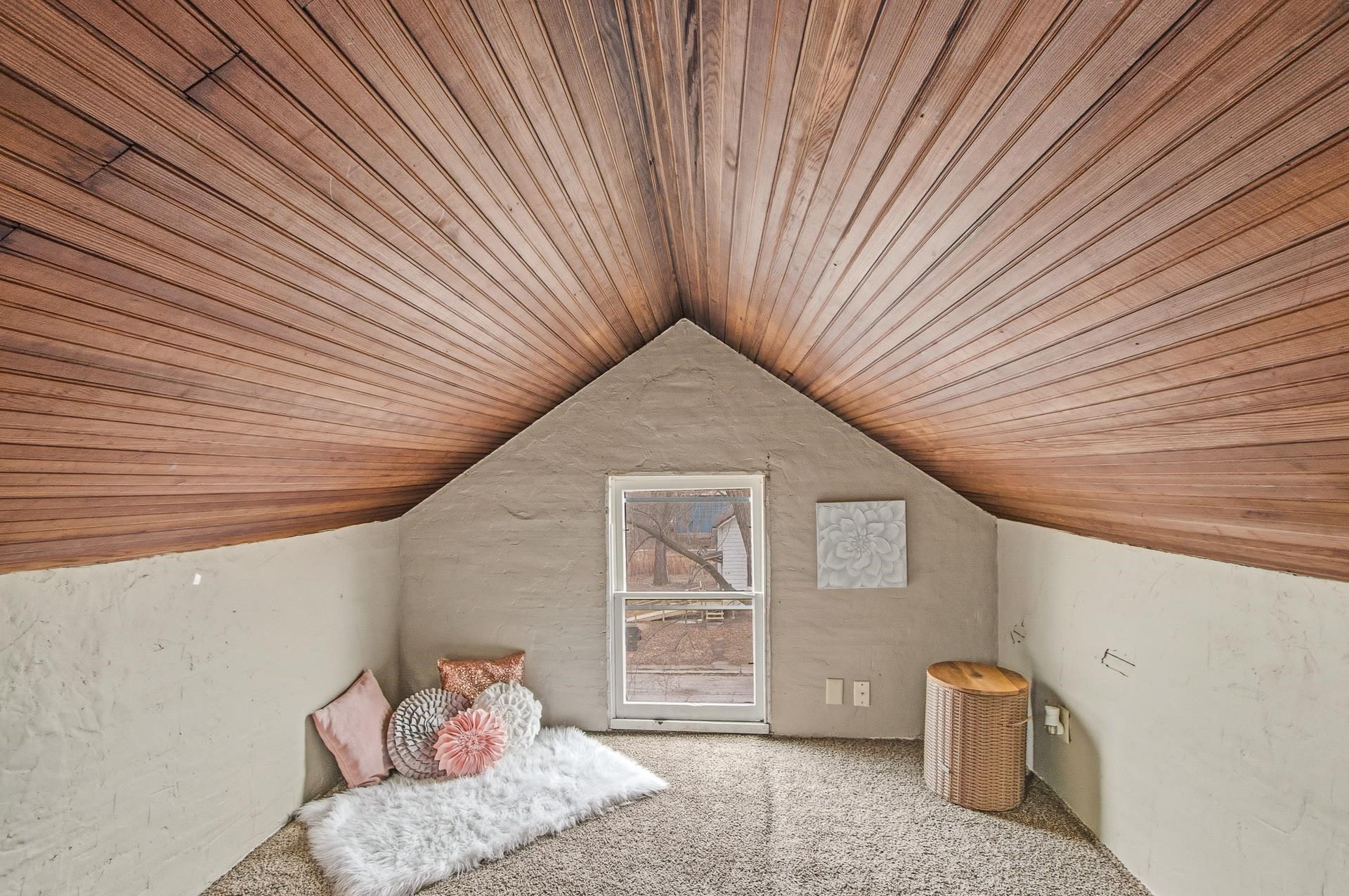 617 E Edgewater Street