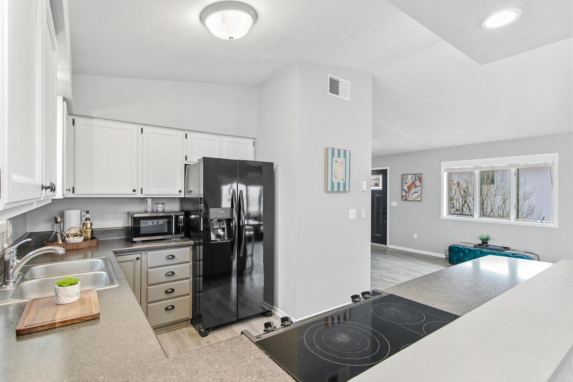 6028 Saddle Ridge