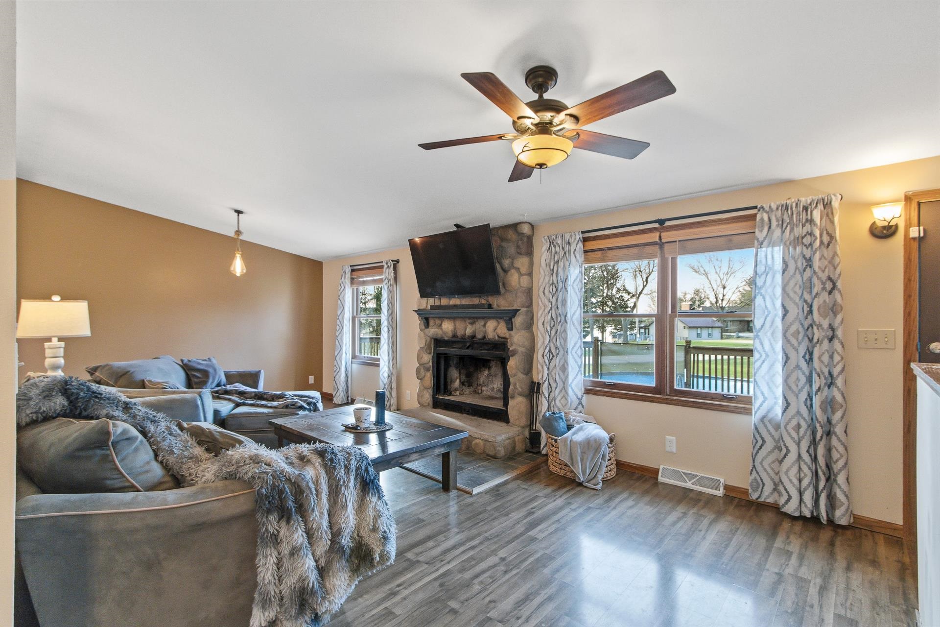W3560 Glencoe Avenue