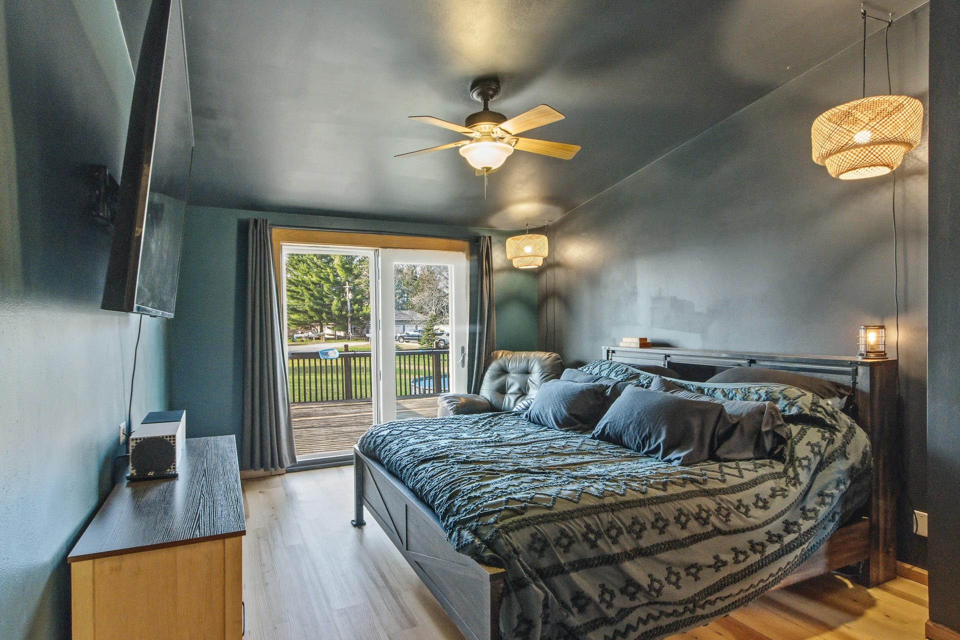 W3560 Glencoe Avenue