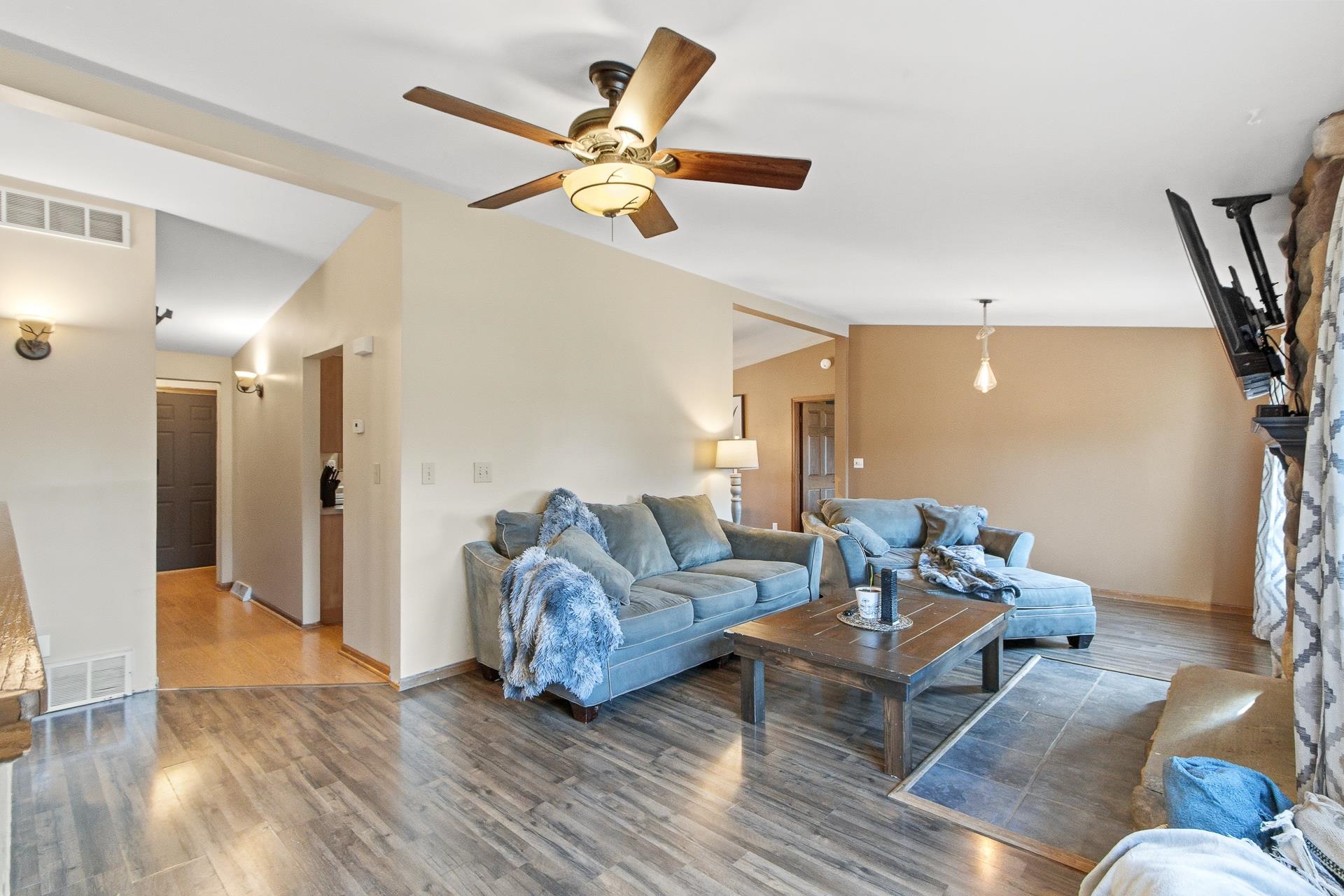 W3560 Glencoe Avenue