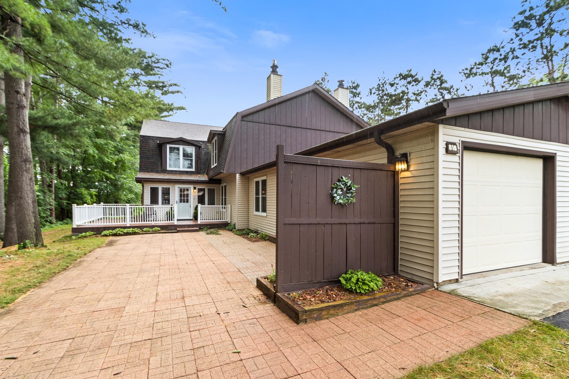 818 Saddle Ridge