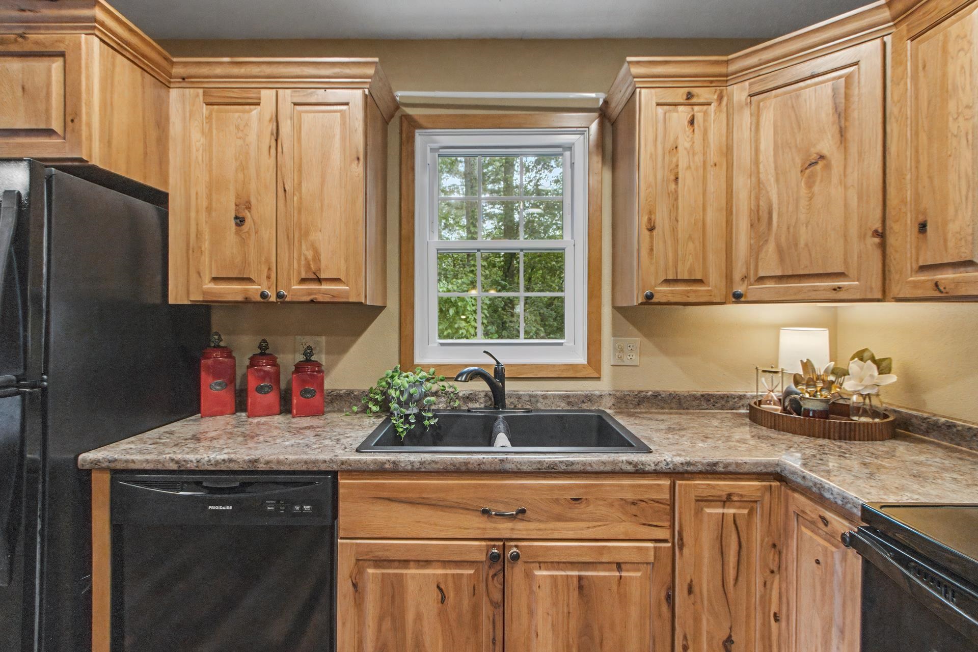 818 Saddle Ridge