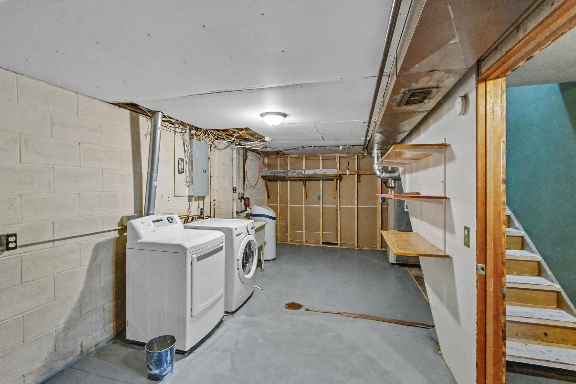 521 Wells Street