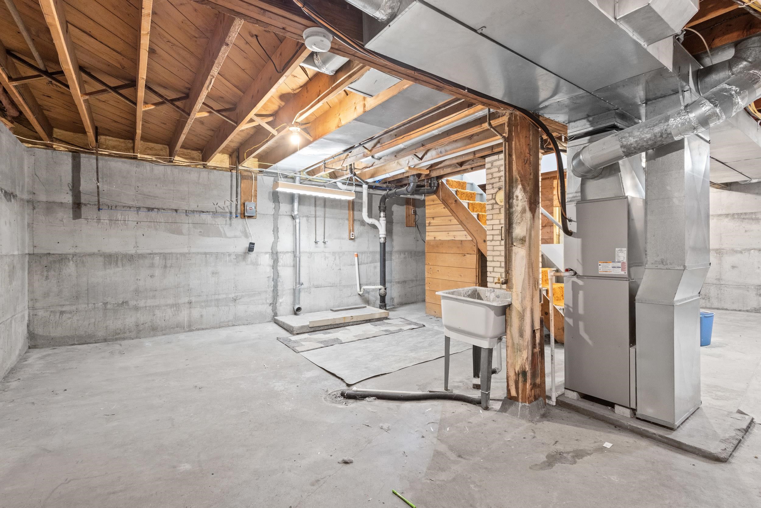 60 W Manchester Street