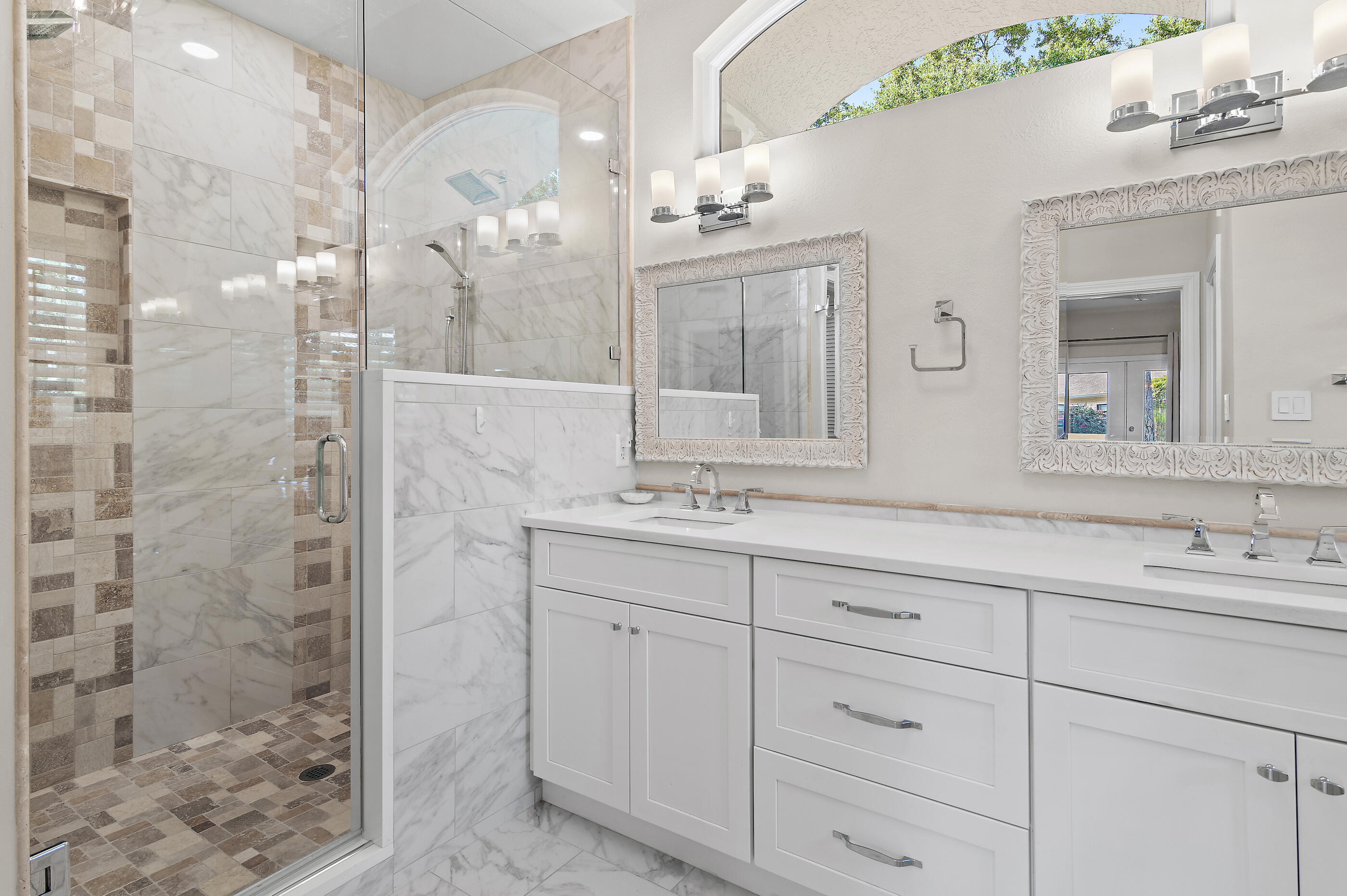 1402 E Baytowne Avenue