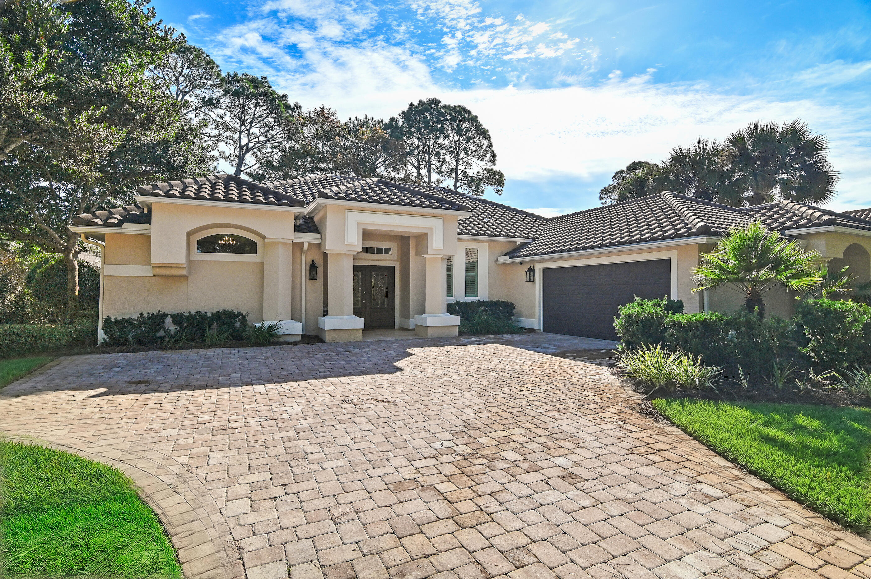 1402 E Baytowne Avenue