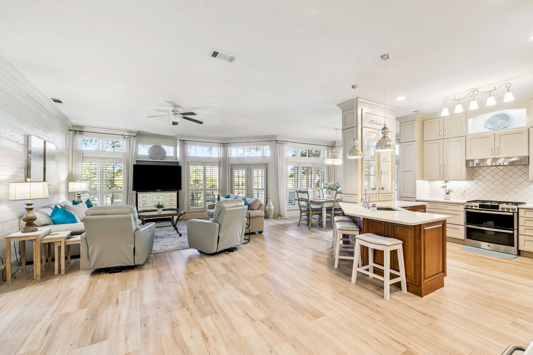 5290 Tivoli Drive 5290