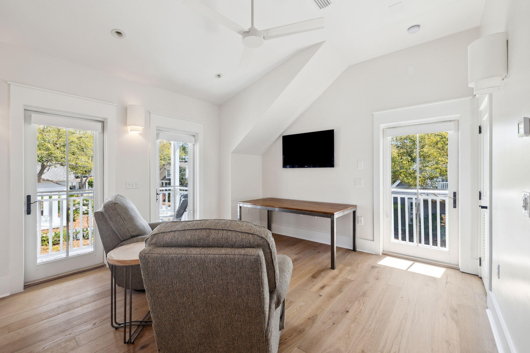 254 E Yacht Pond Lane