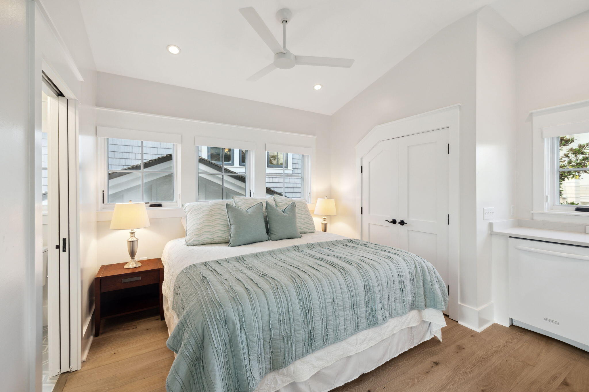 254 E Yacht Pond Lane