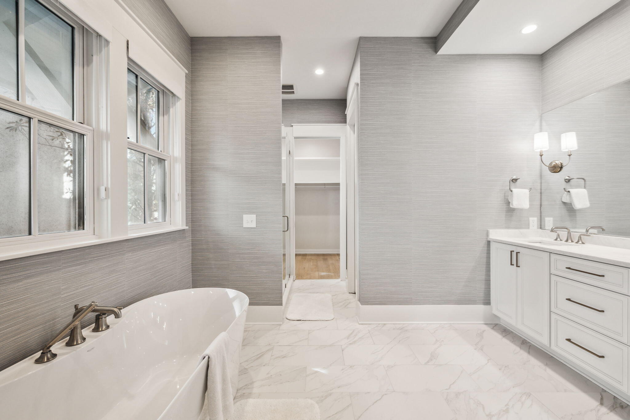 254 E Yacht Pond Lane