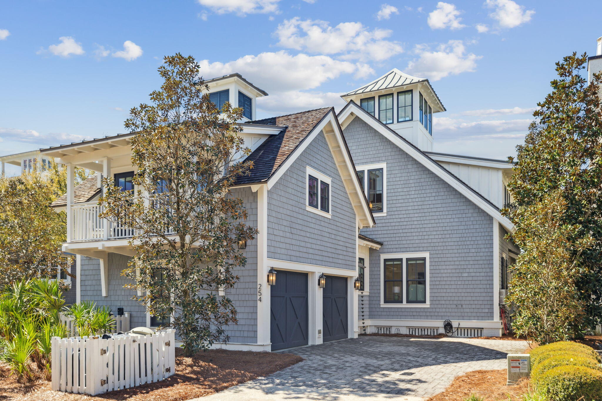 254 E Yacht Pond Lane