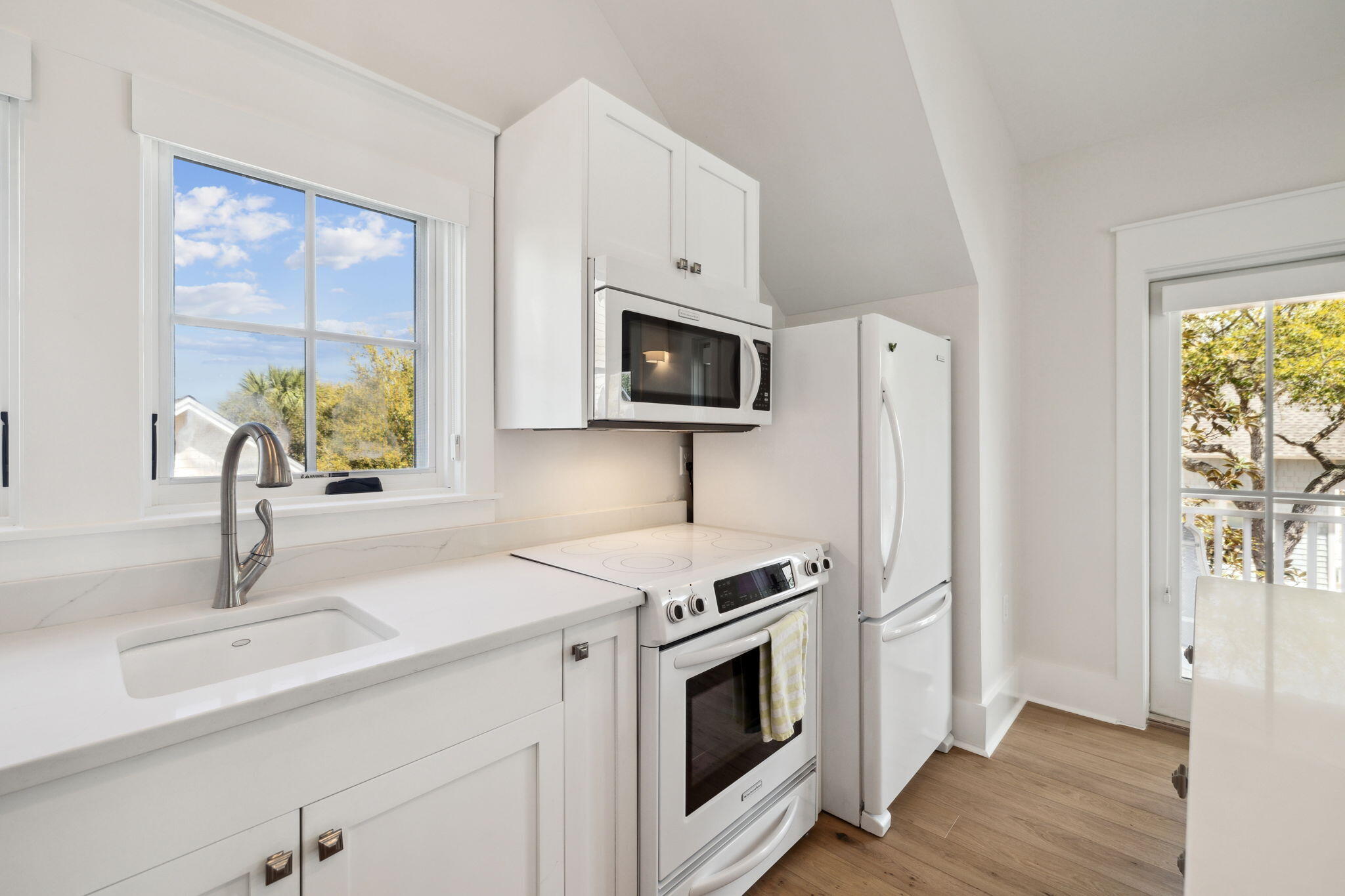 254 E Yacht Pond Lane