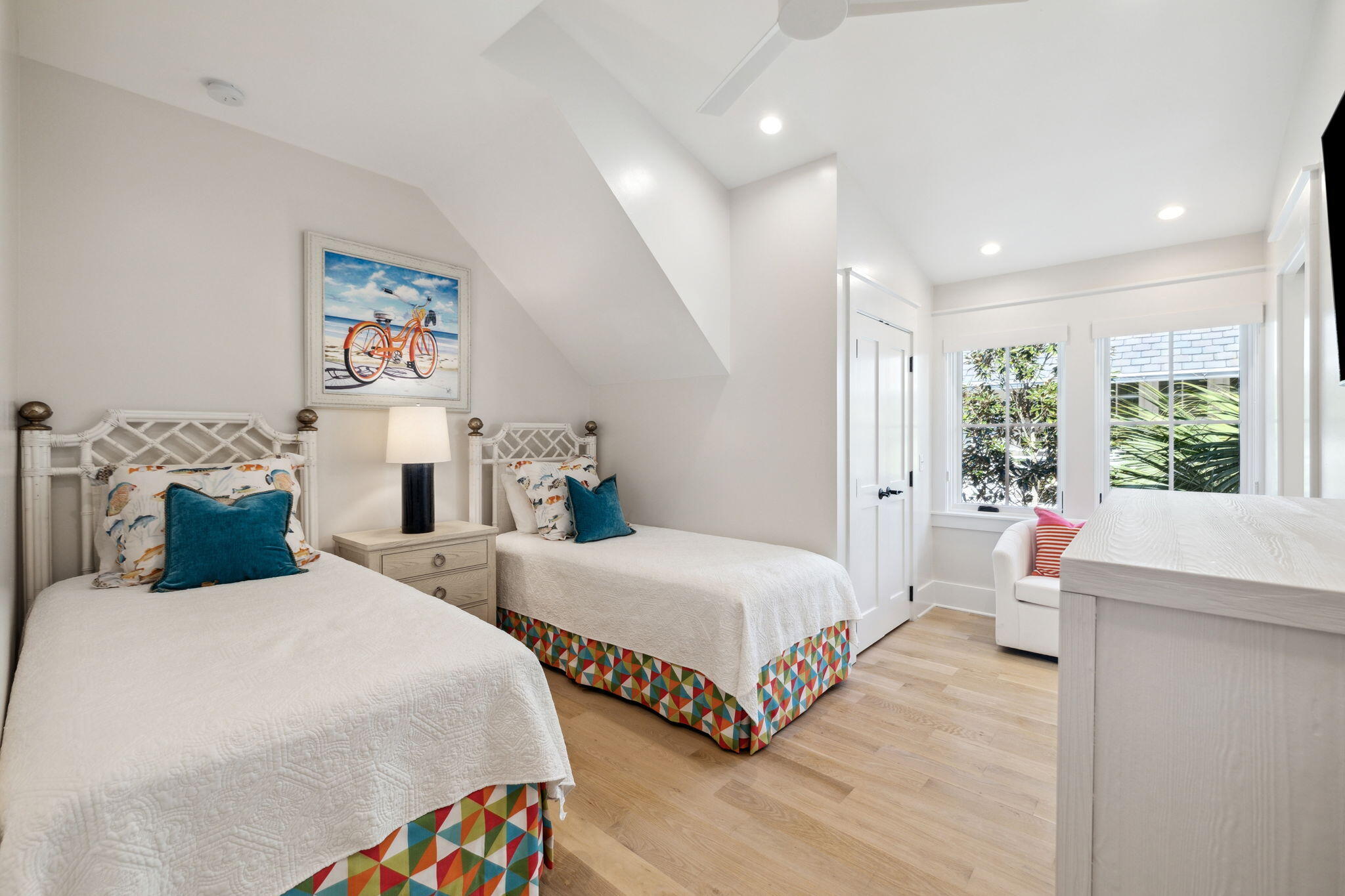 254 E Yacht Pond Lane