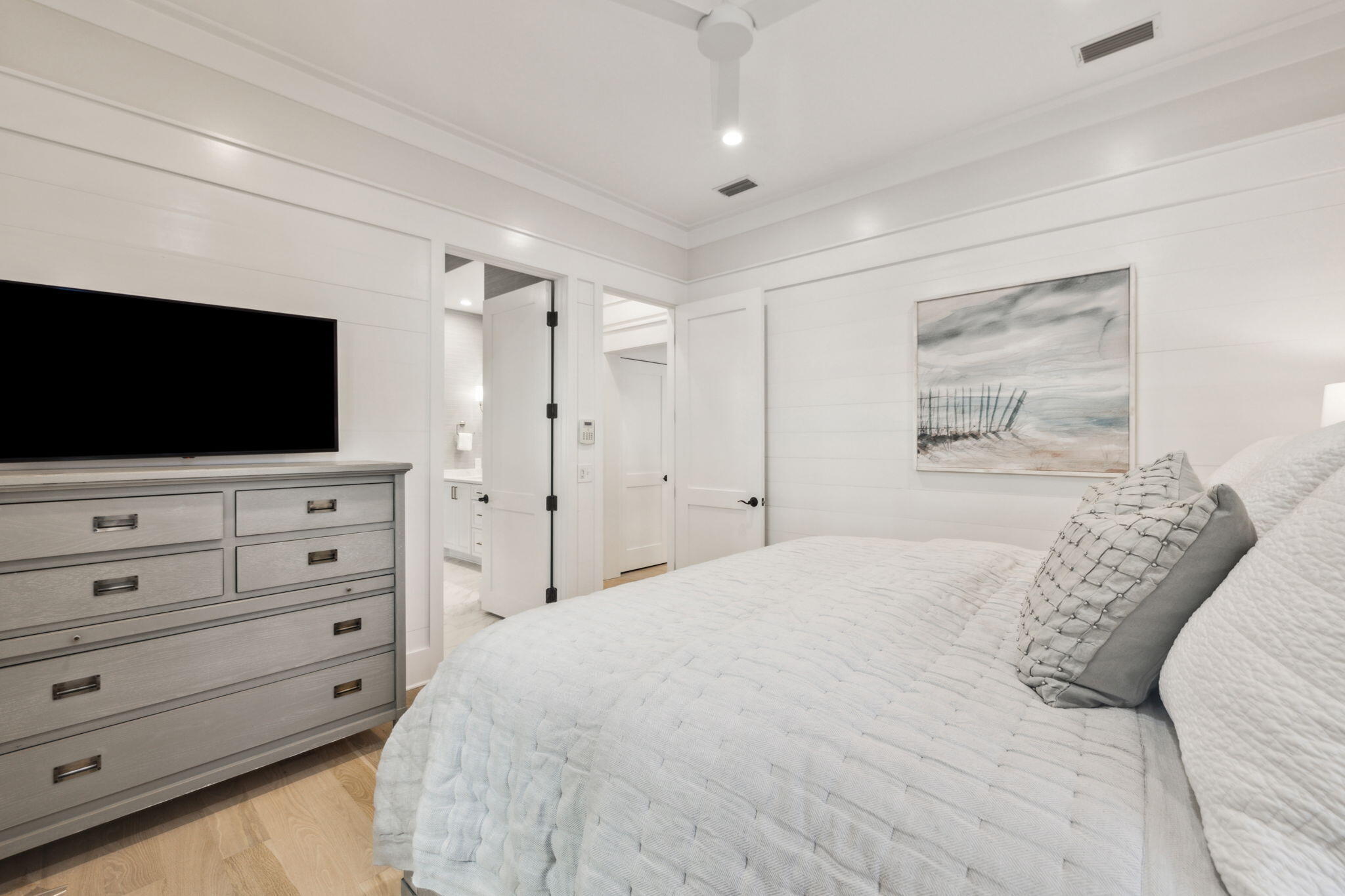254 E Yacht Pond Lane