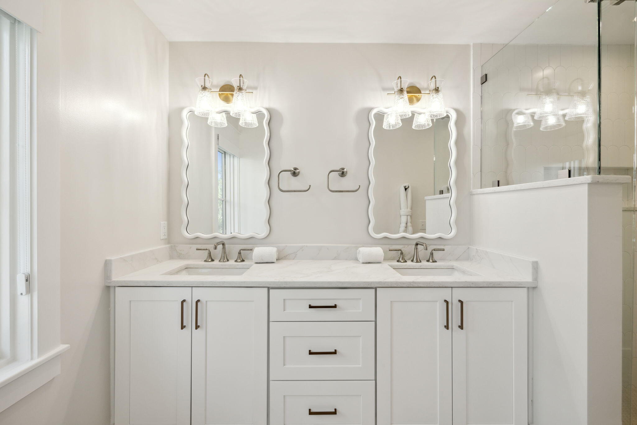 254 E Yacht Pond Lane