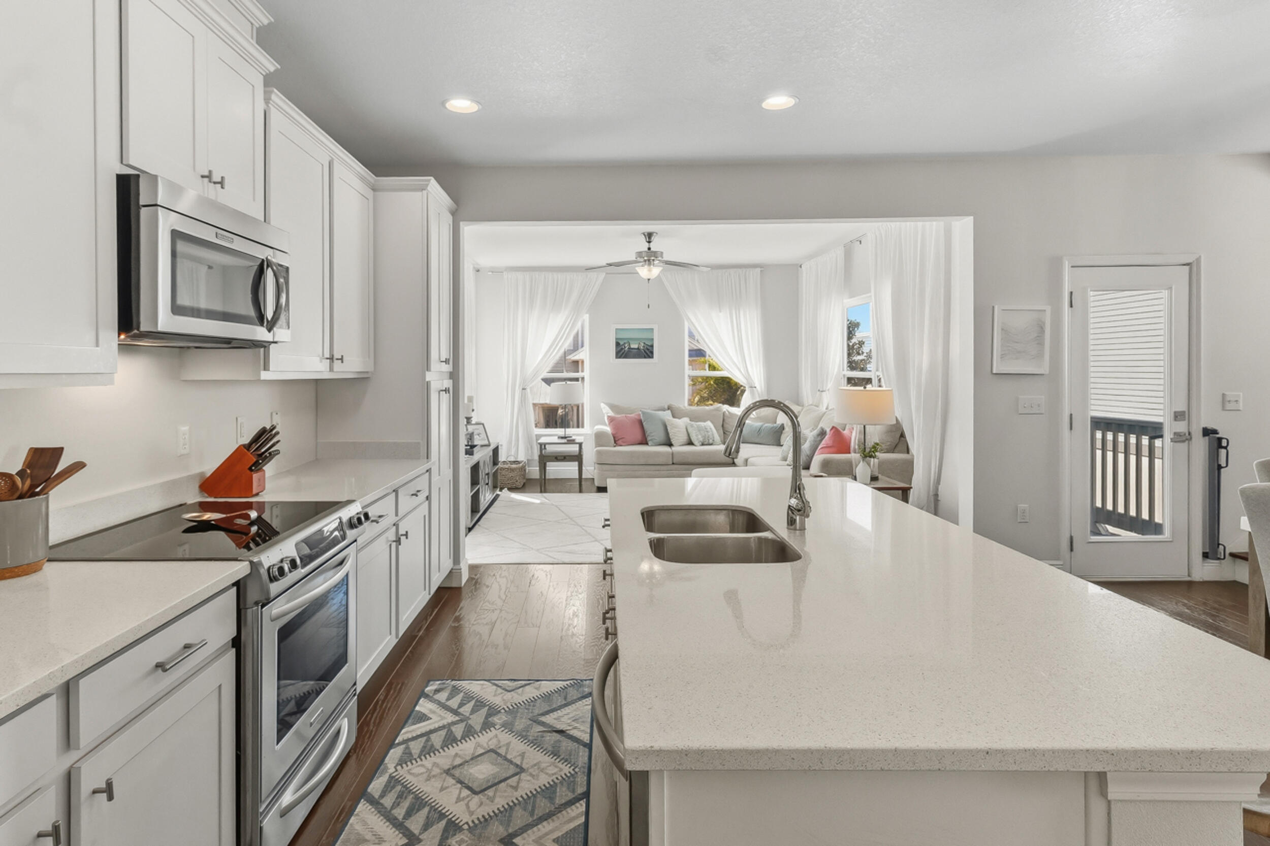 12 Inlet Cove