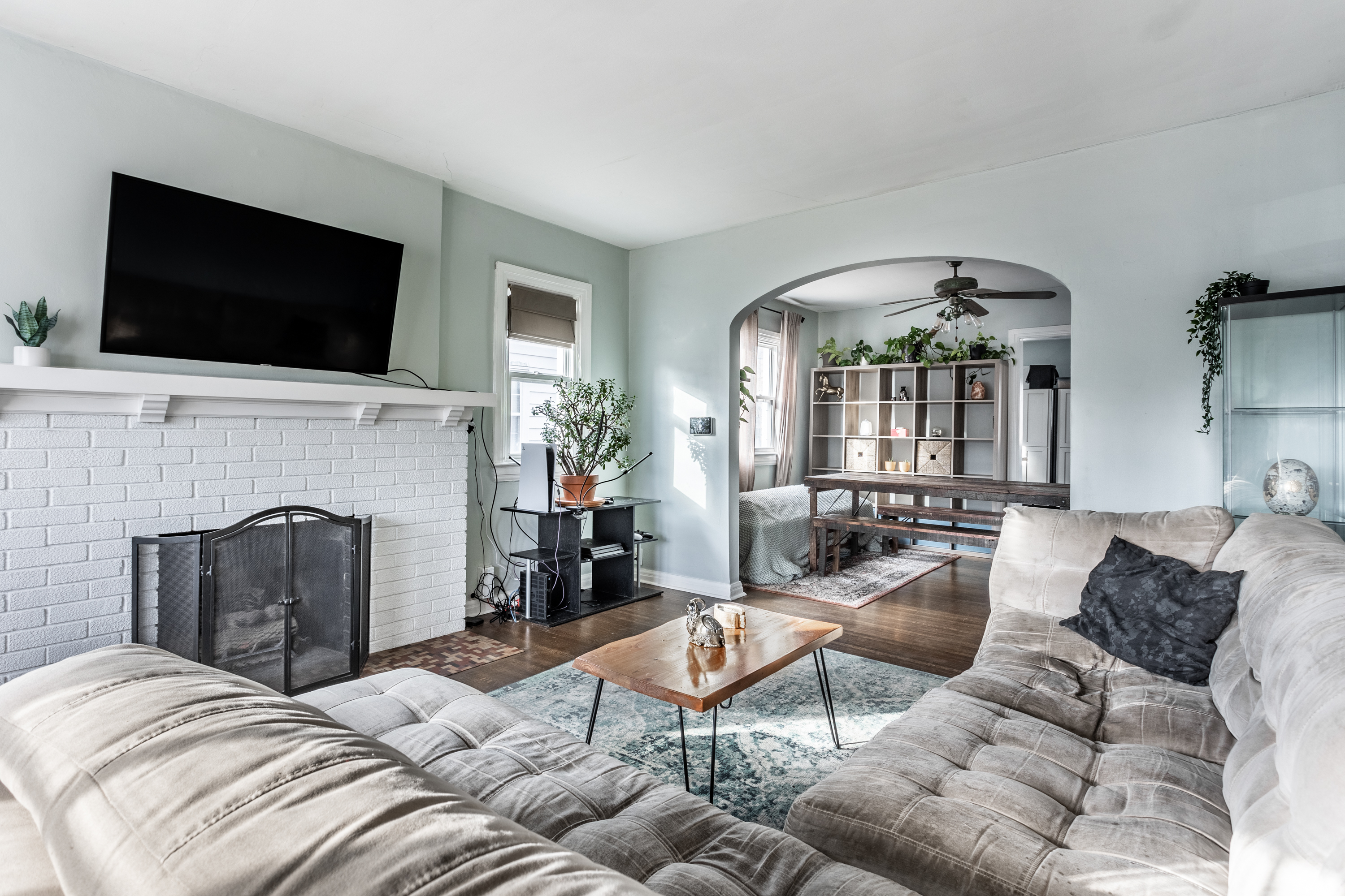 6170 Primrose Avenue