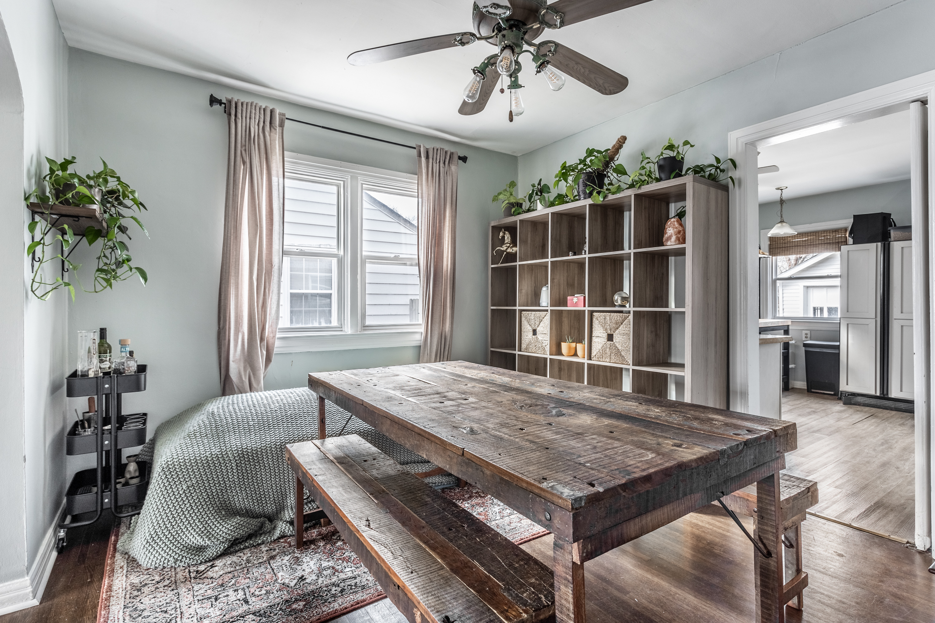 6170 Primrose Avenue