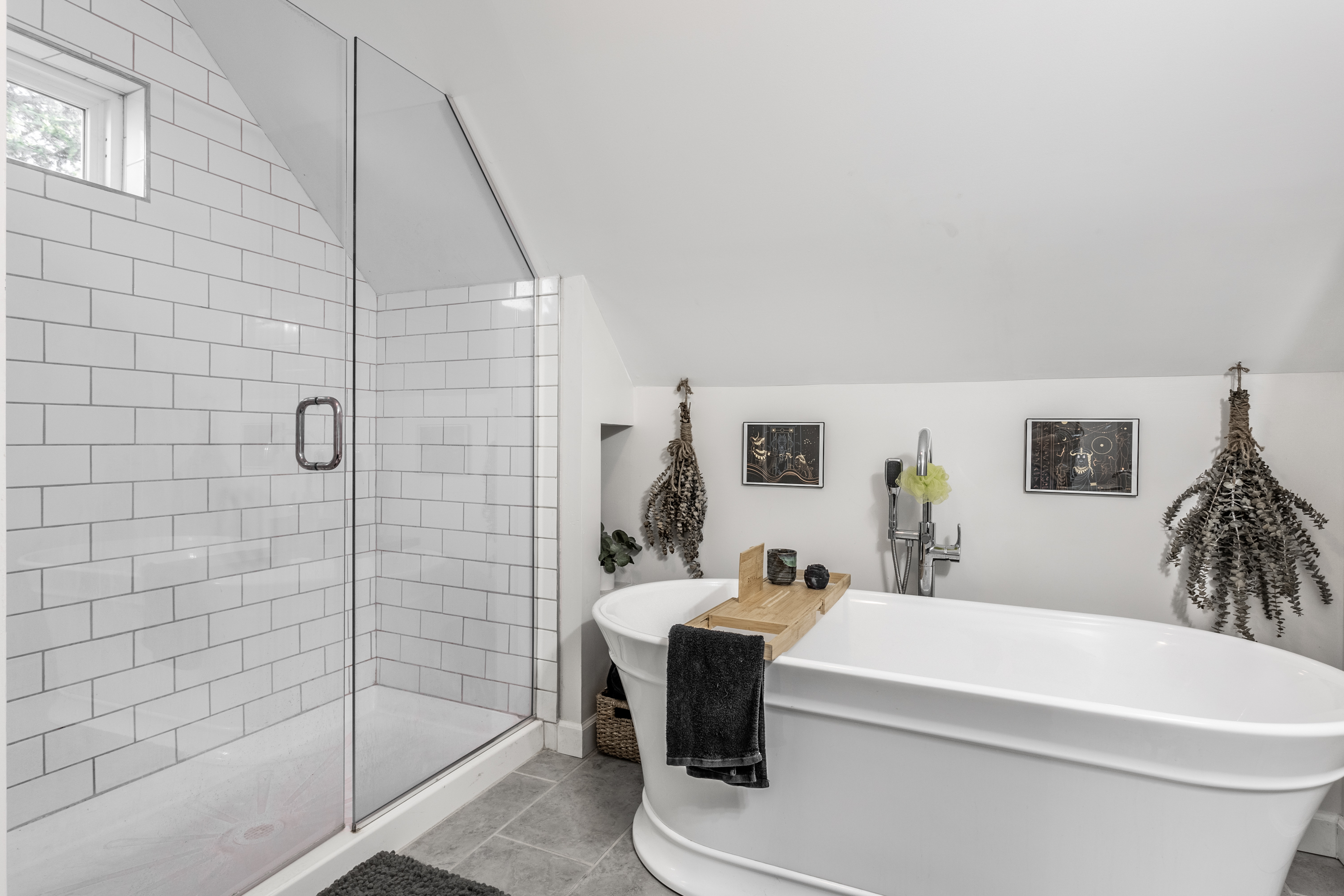 6170 Primrose Avenue