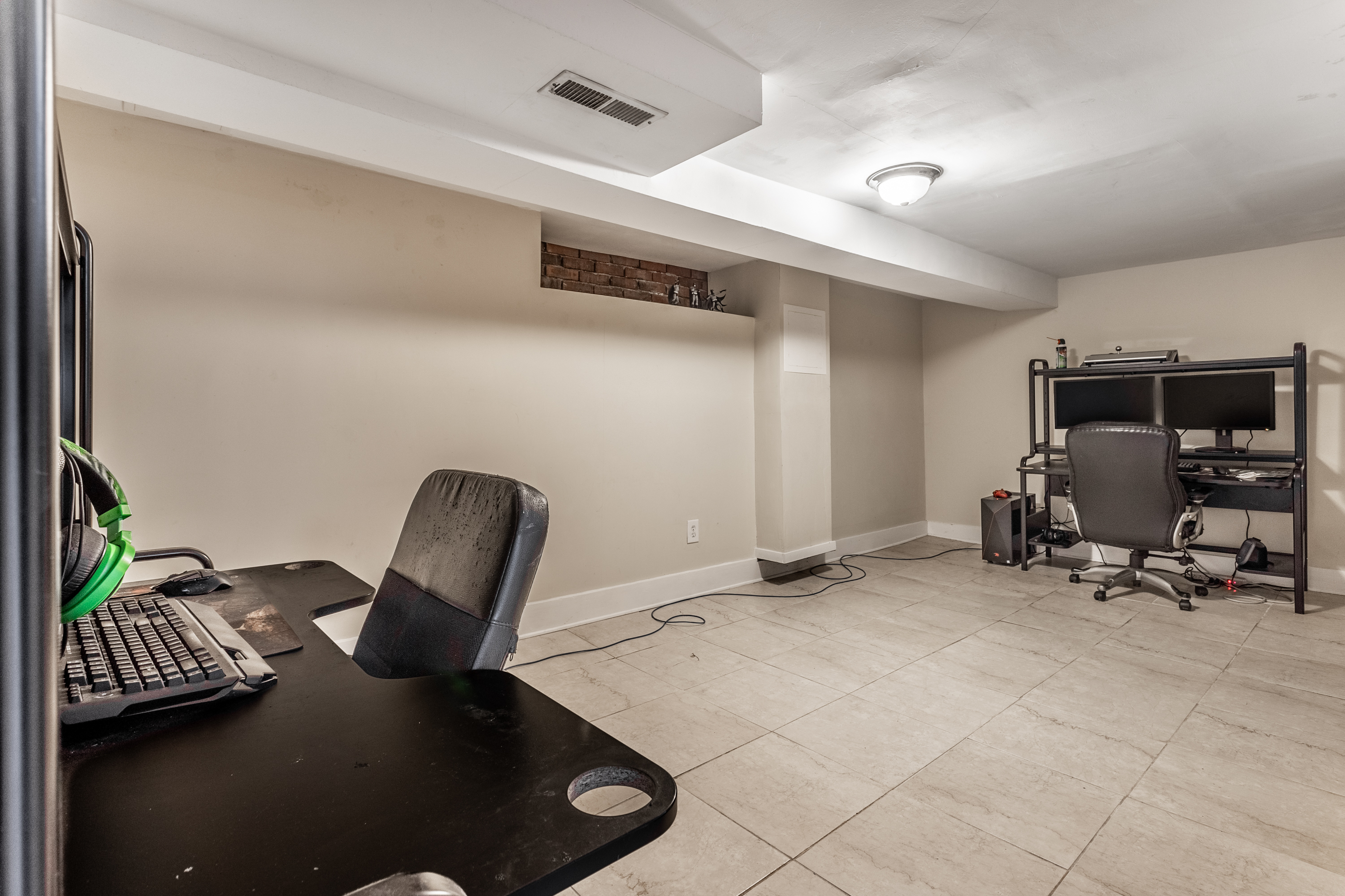 6170 Primrose Avenue