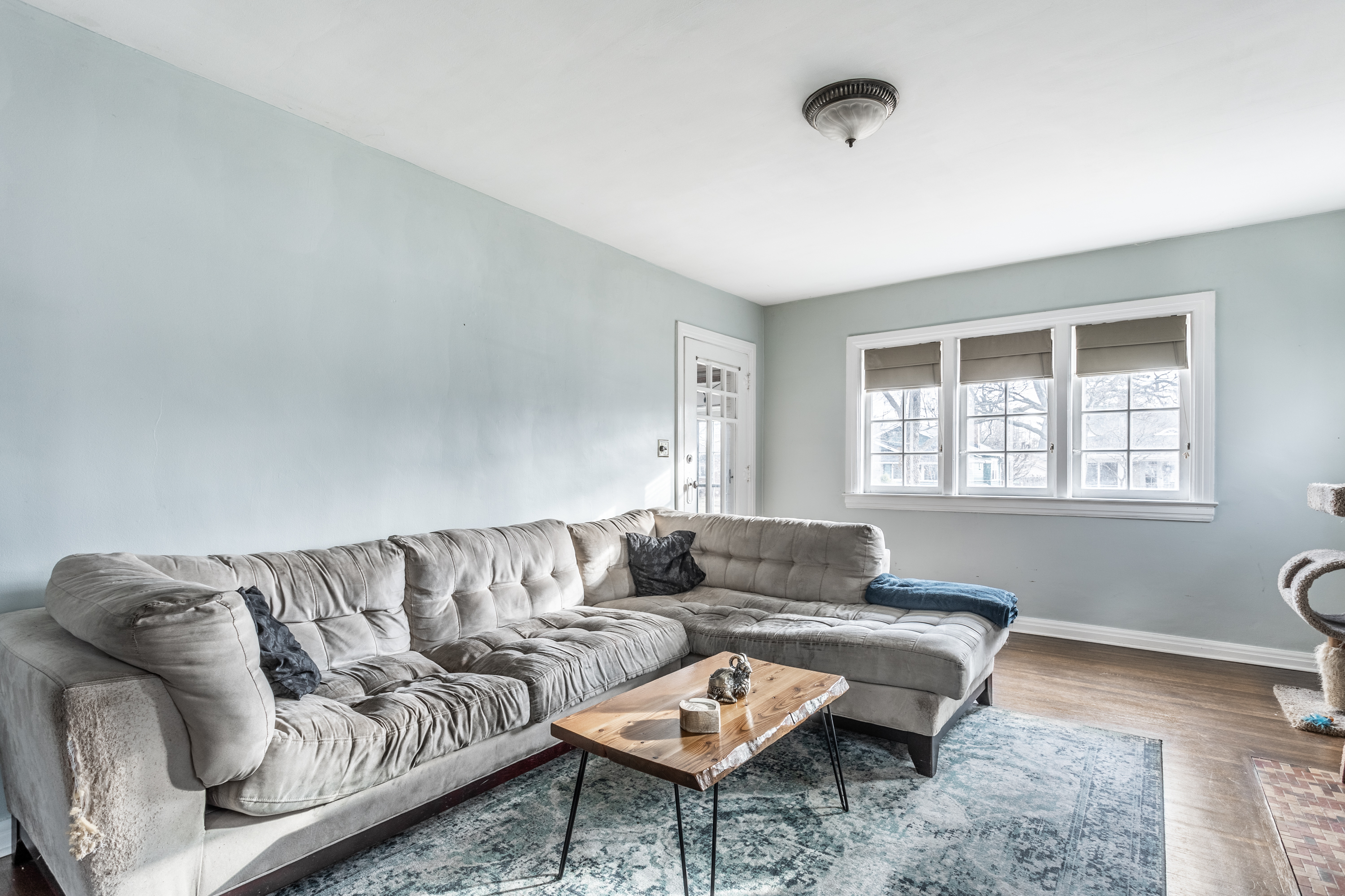 6170 Primrose Avenue