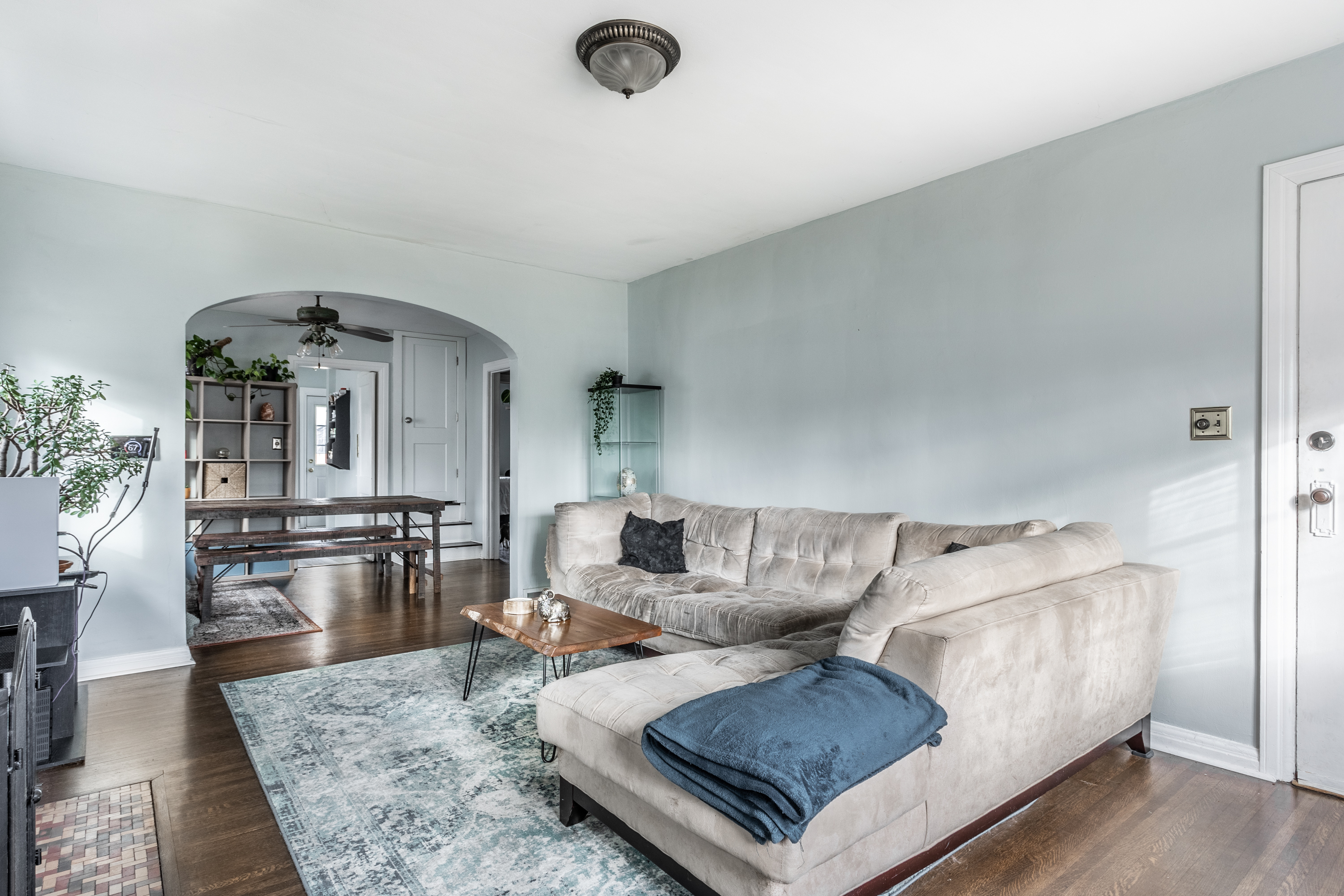 6170 Primrose Avenue