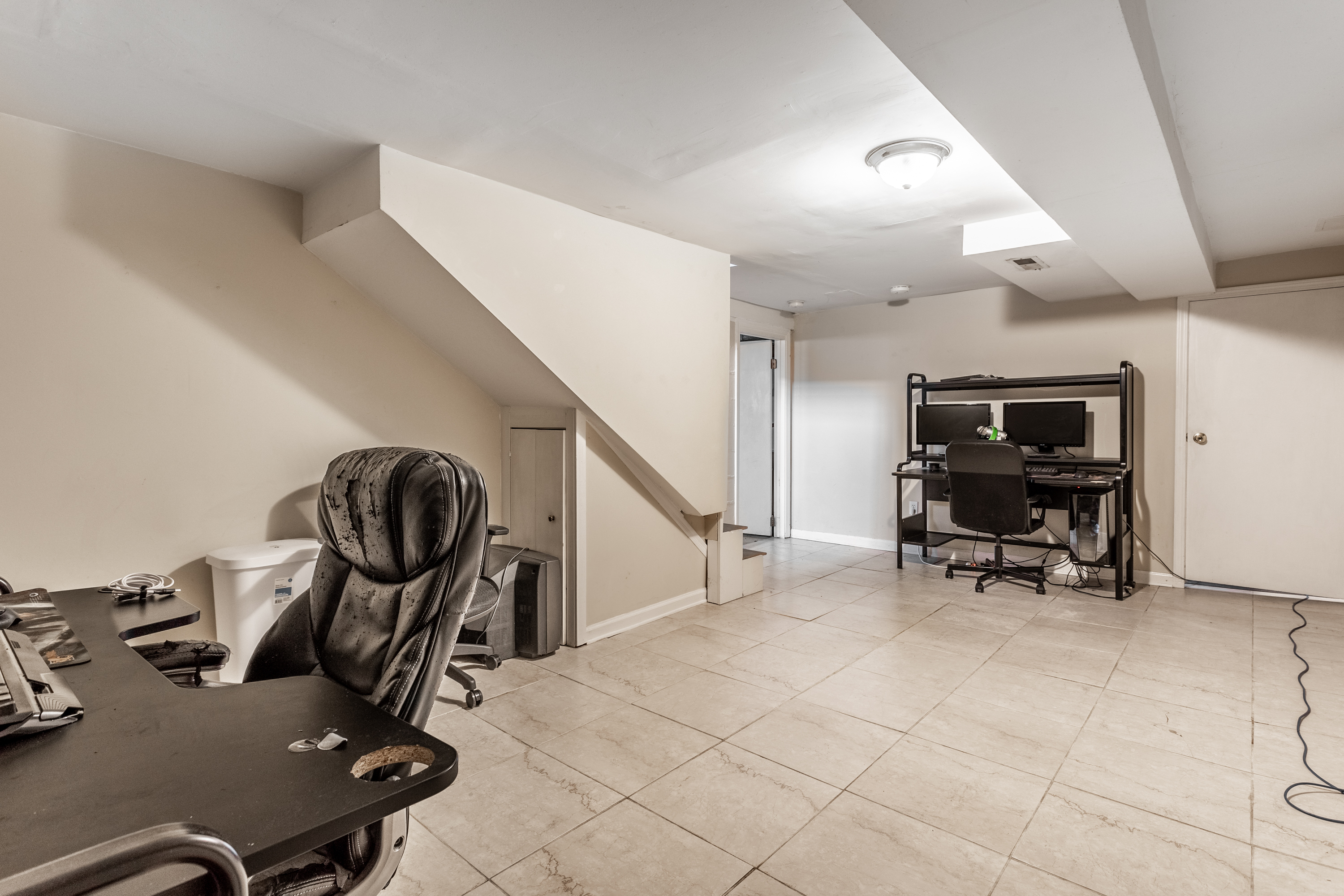 6170 Primrose Avenue