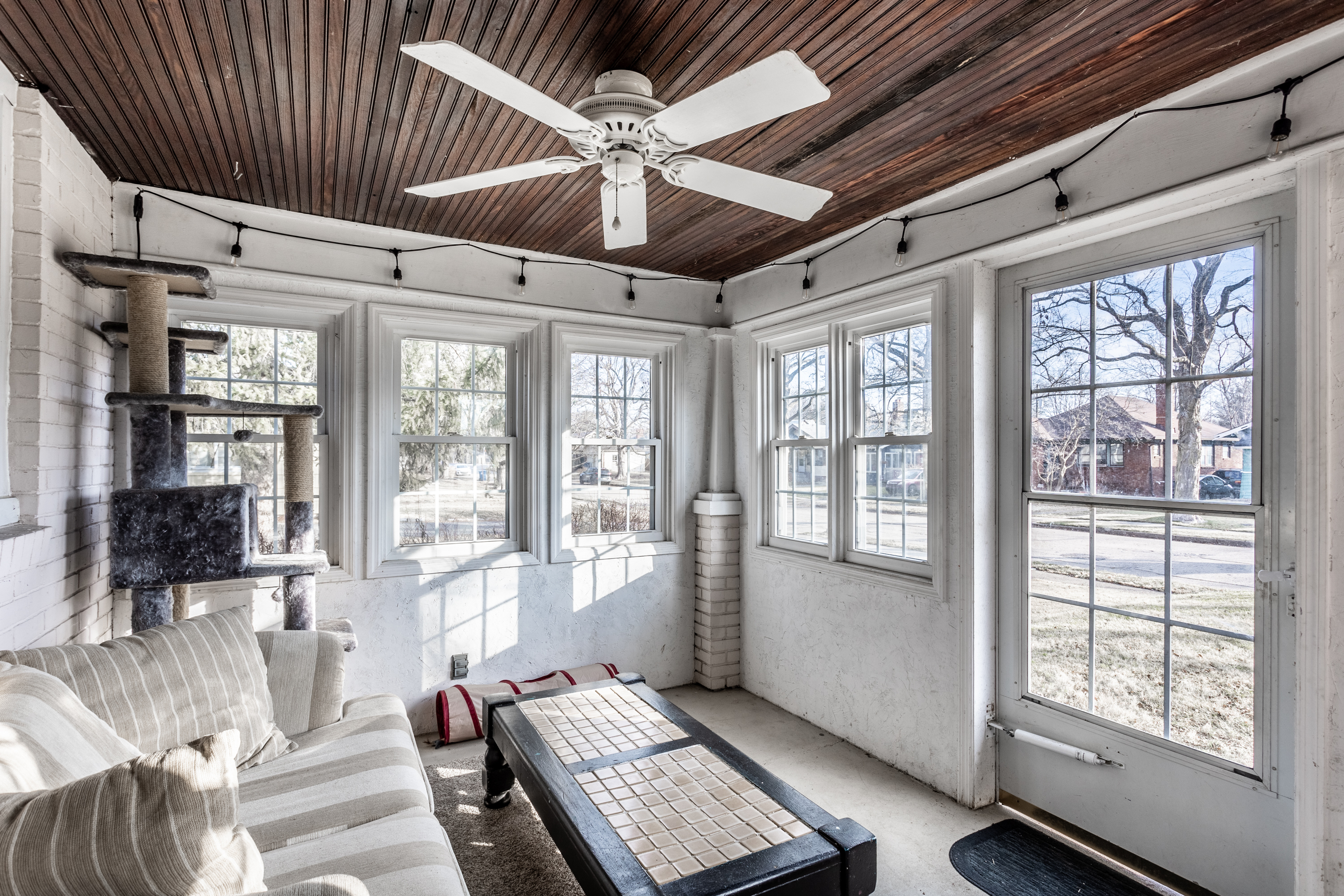 6170 Primrose Avenue