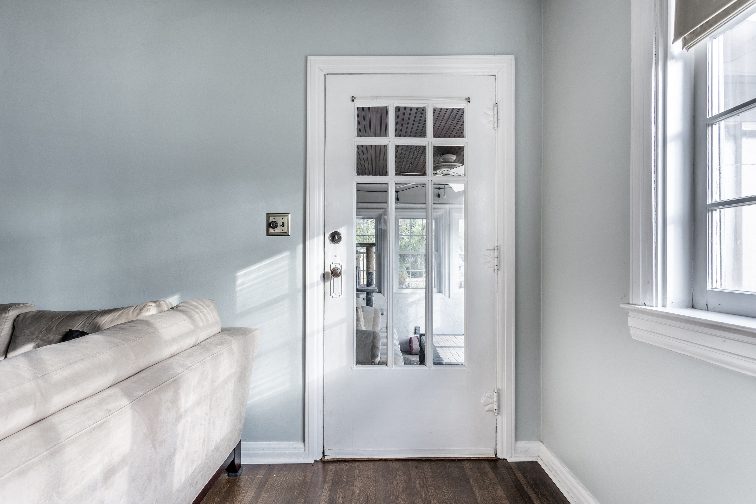 6170 Primrose Avenue