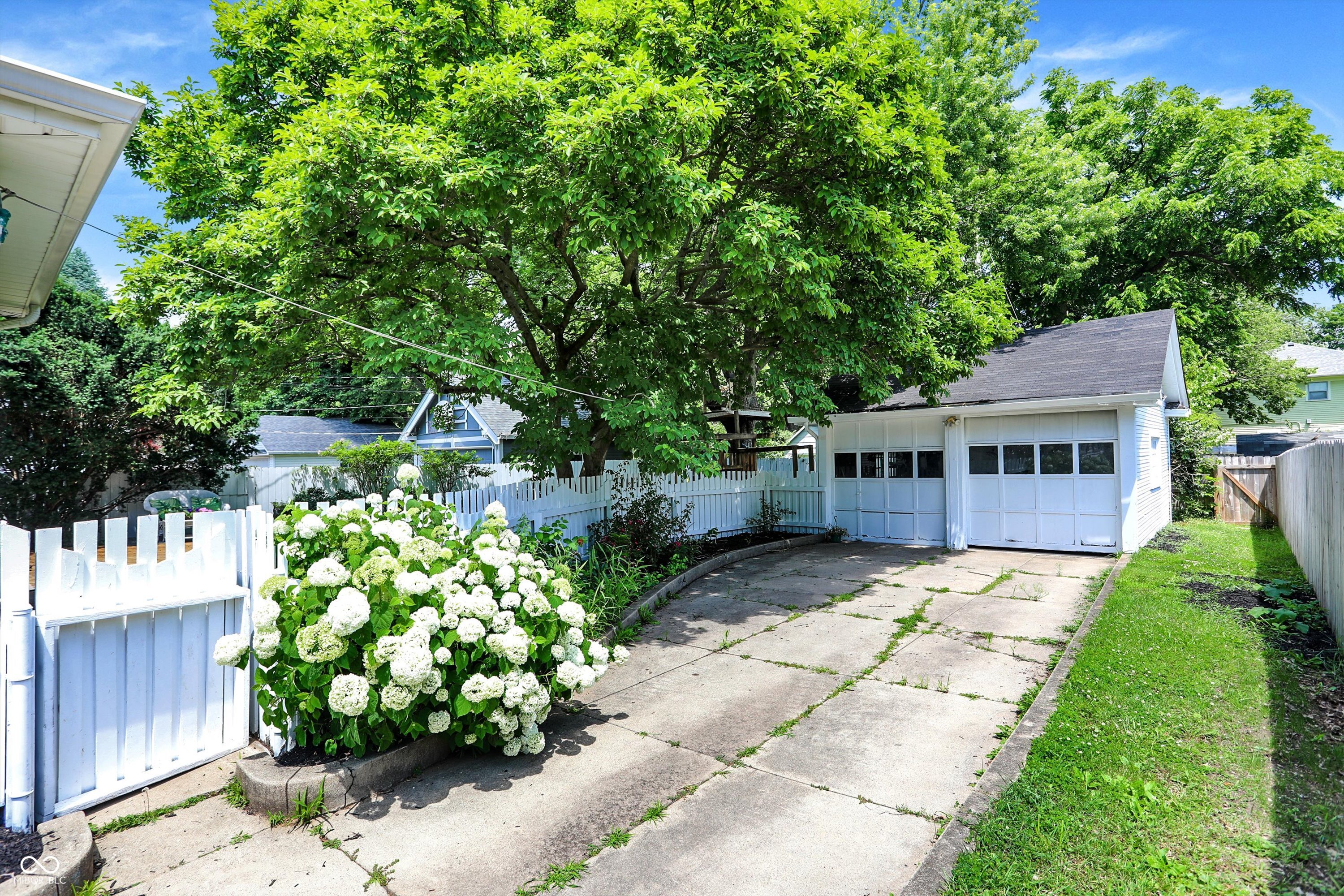 4225 Central Avenue