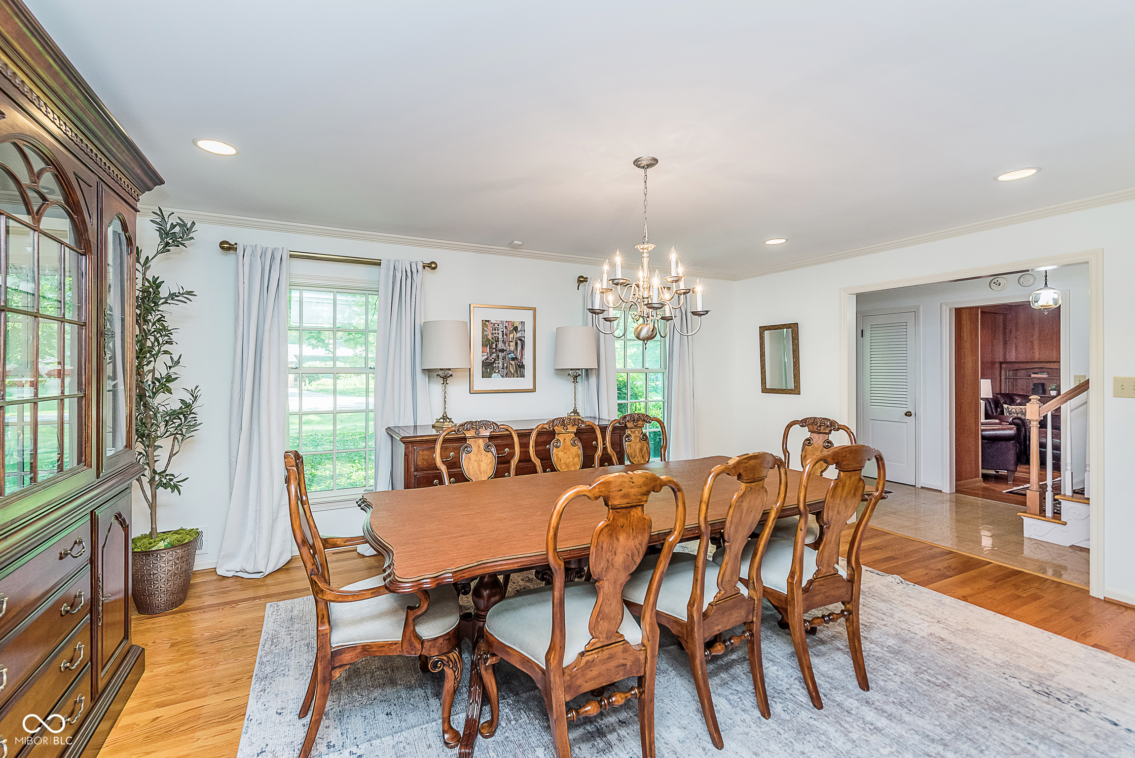 535 W 77th Street N