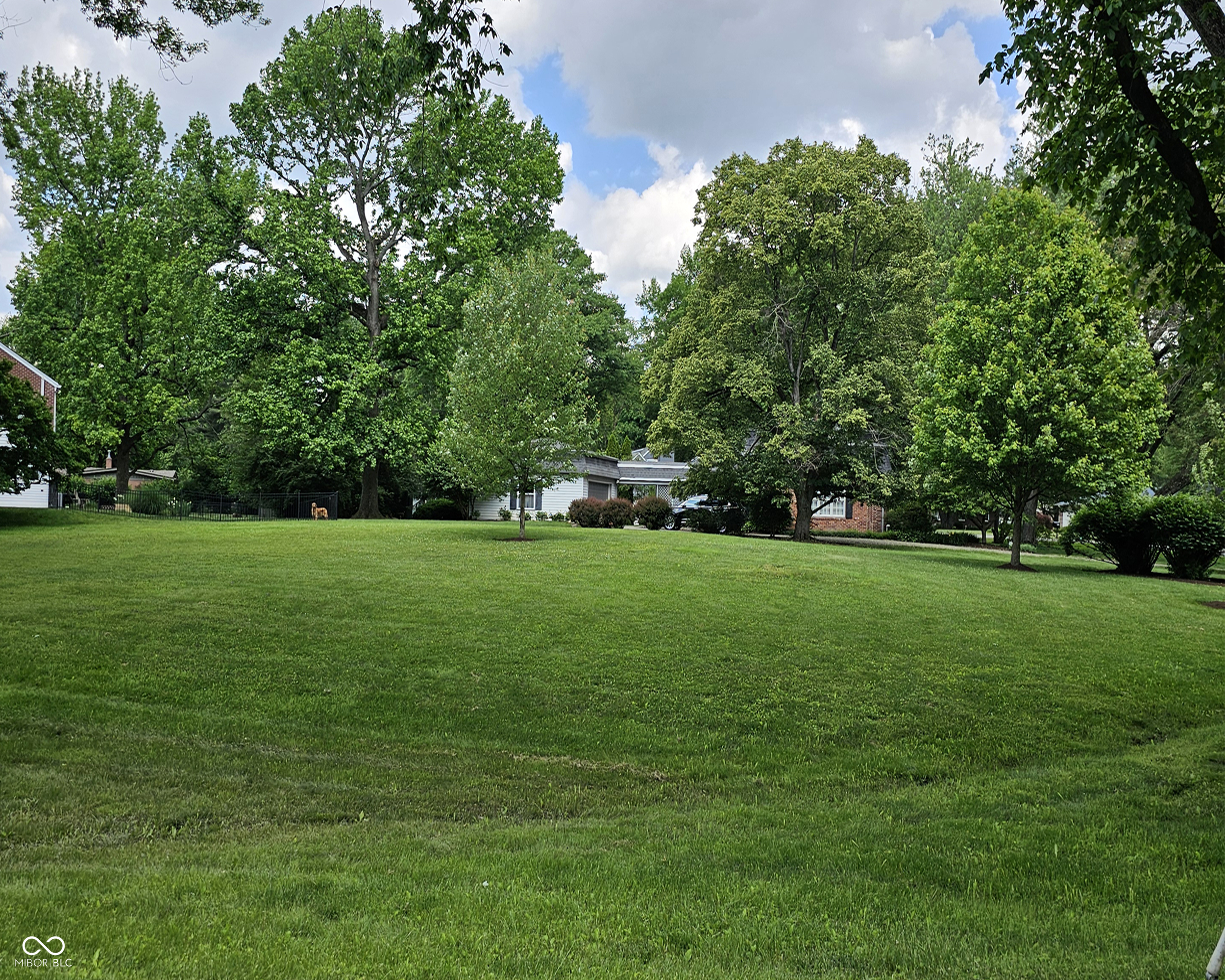 535 W 77th Street N