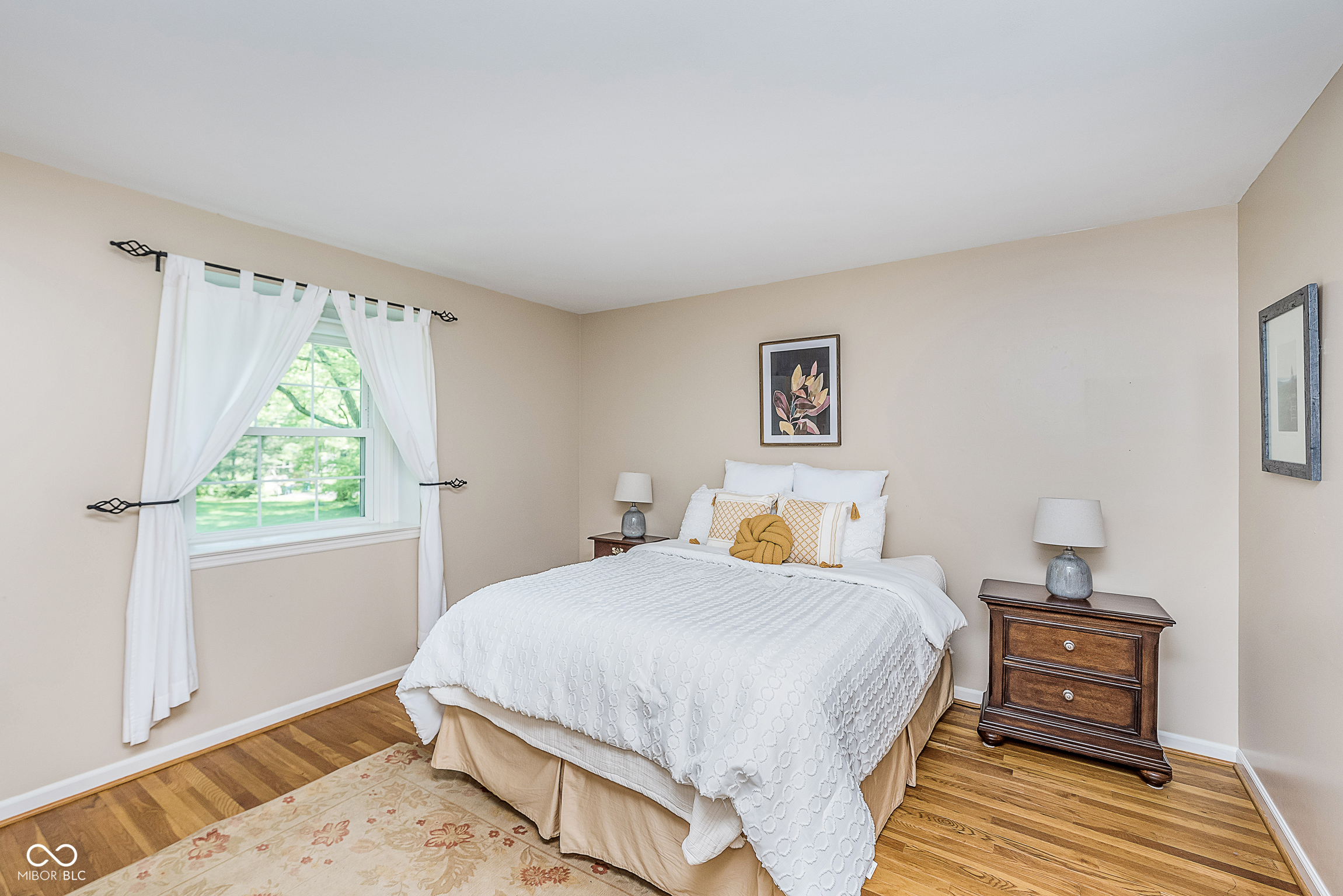 535 W 77th Street N