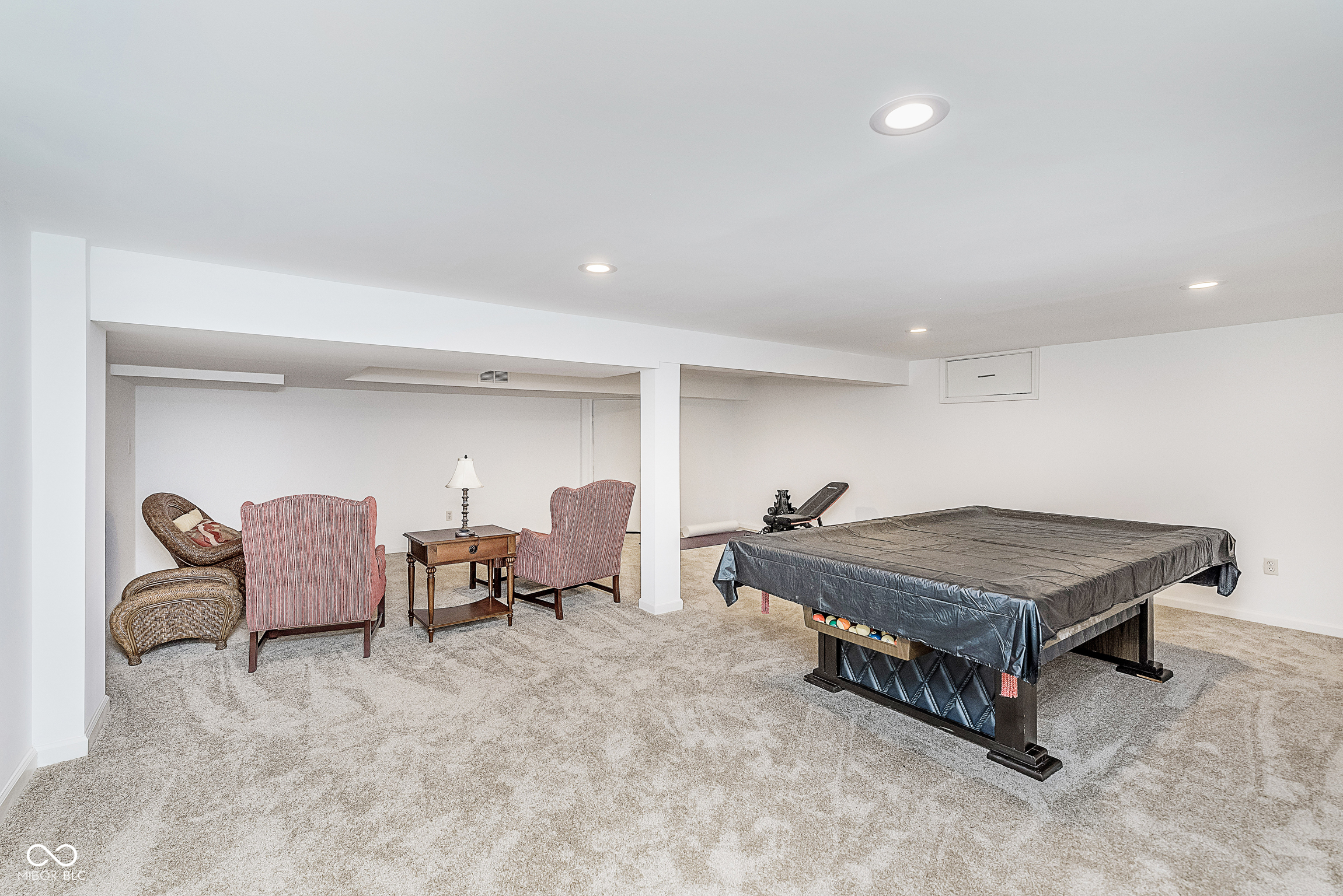 535 W 77th Street N