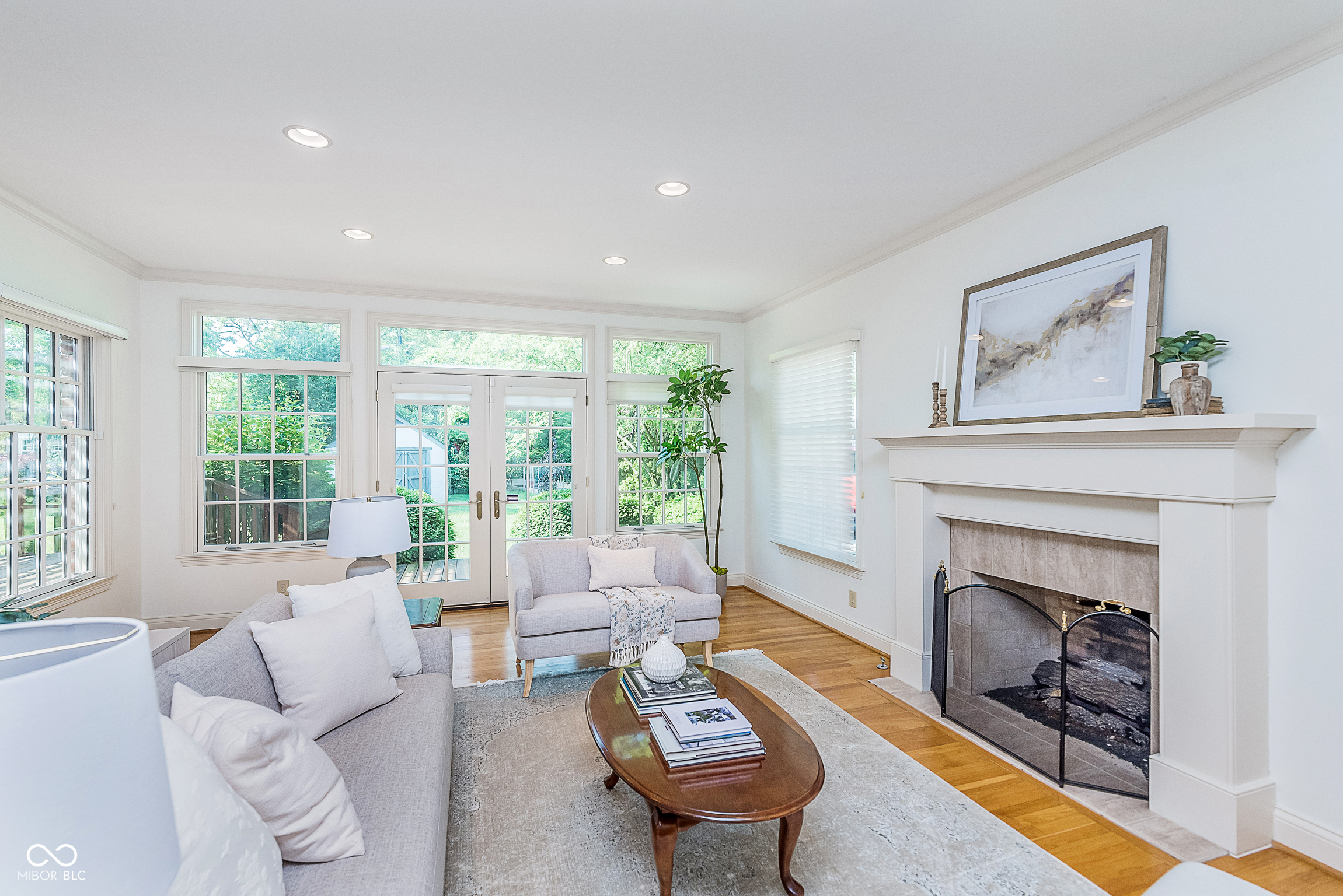535 W 77th Street N