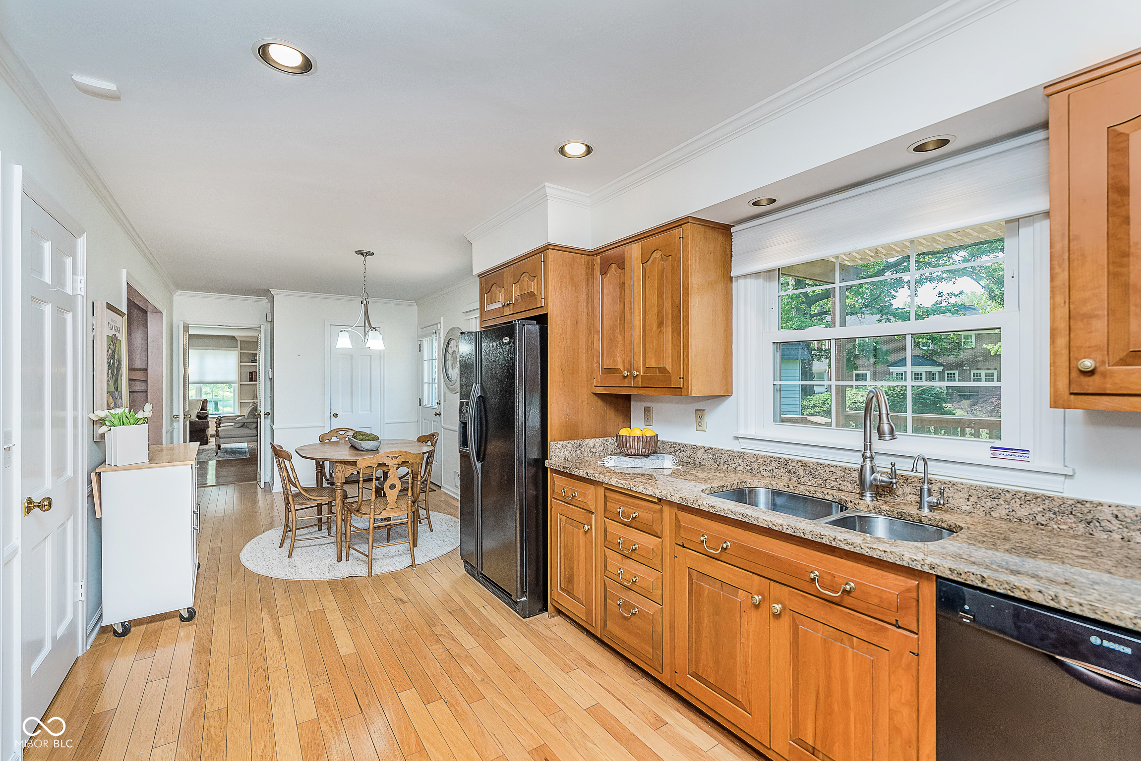 535 W 77th Street N