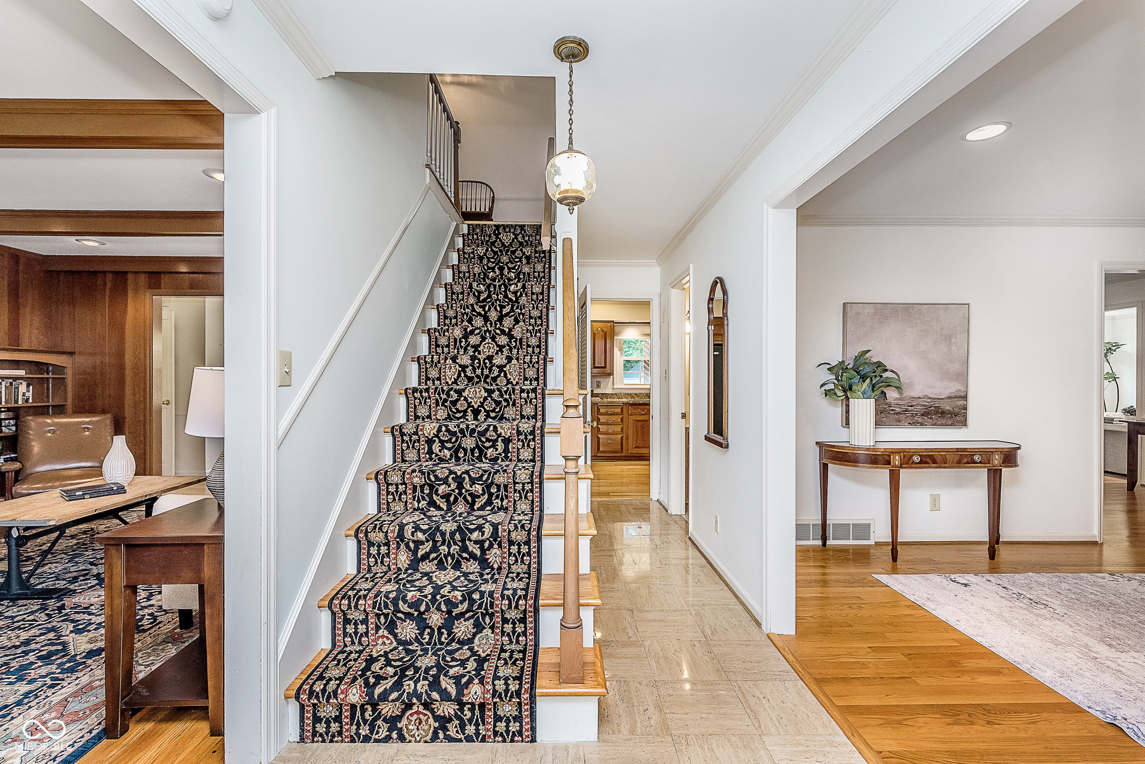 535 W 77th Street N