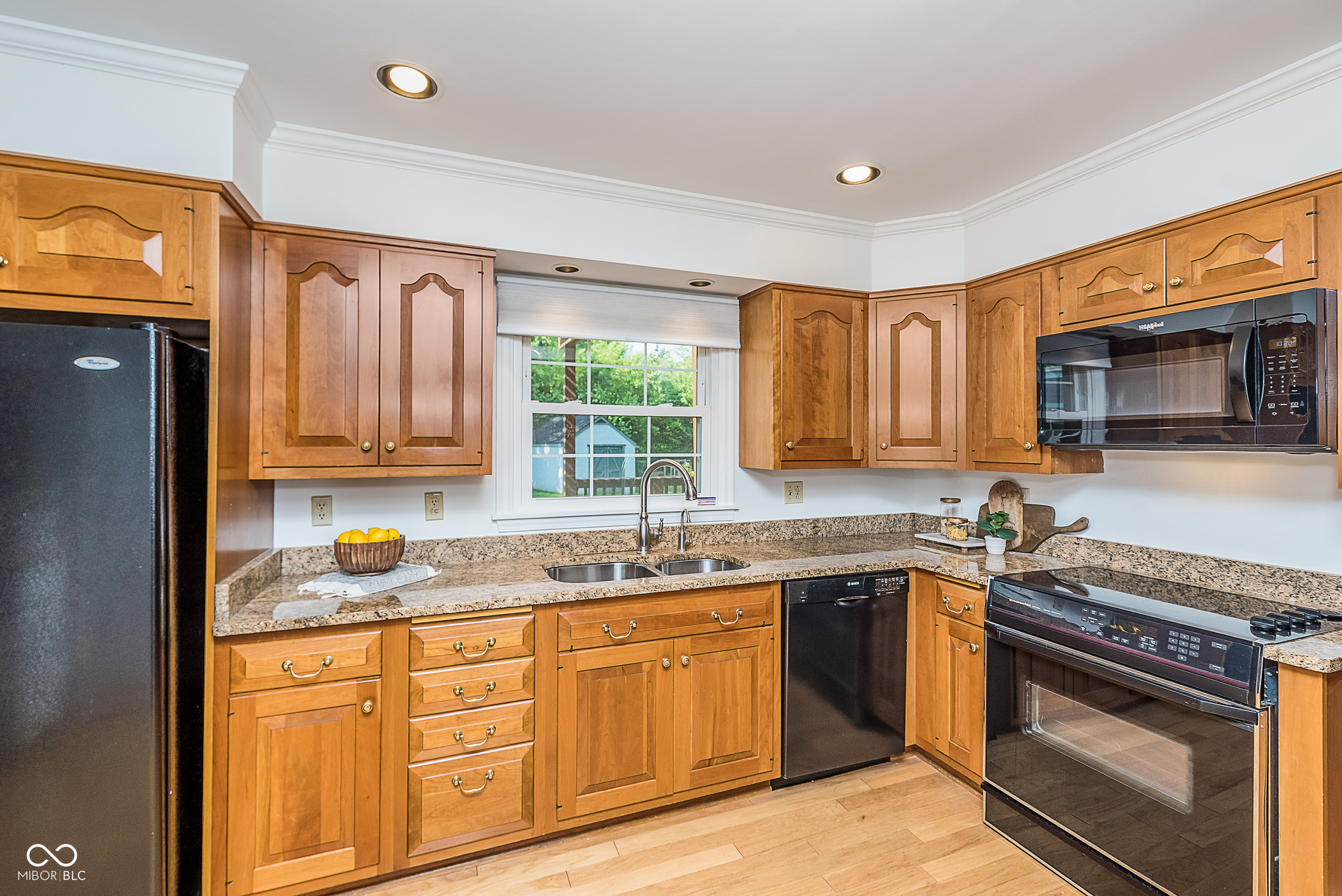 535 W 77th Street N