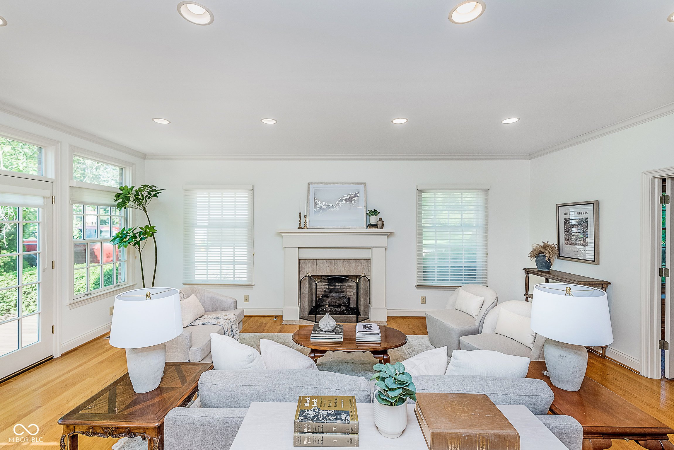 535 W 77th Street N