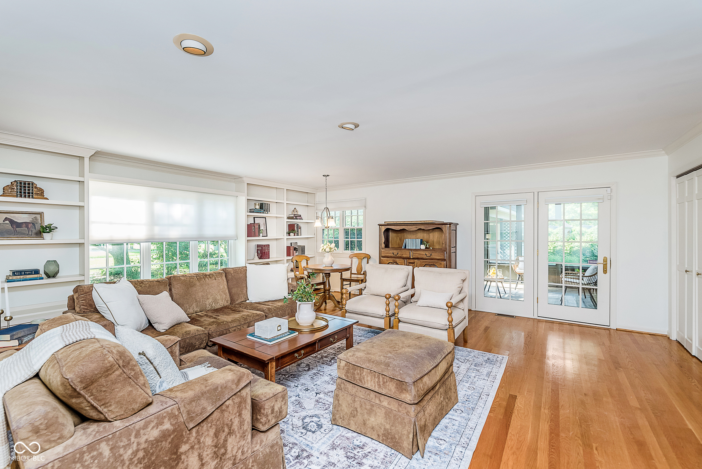 535 W 77th Street N