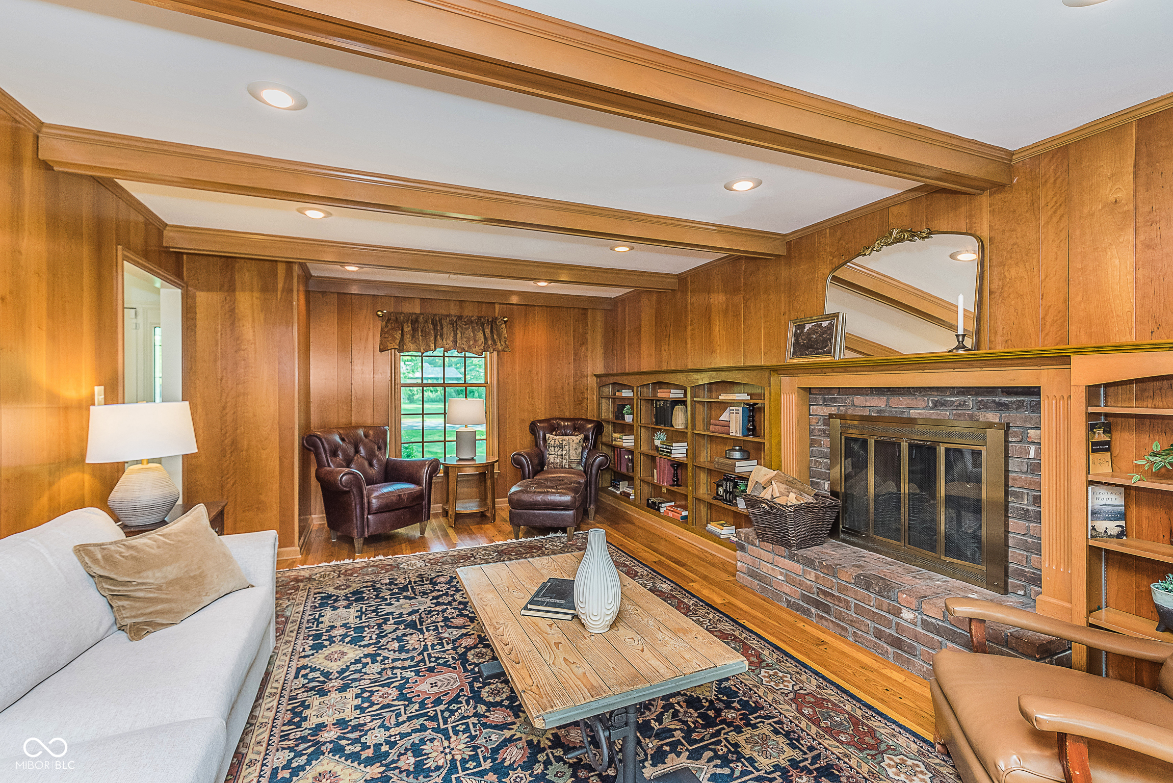 535 W 77th Street N
