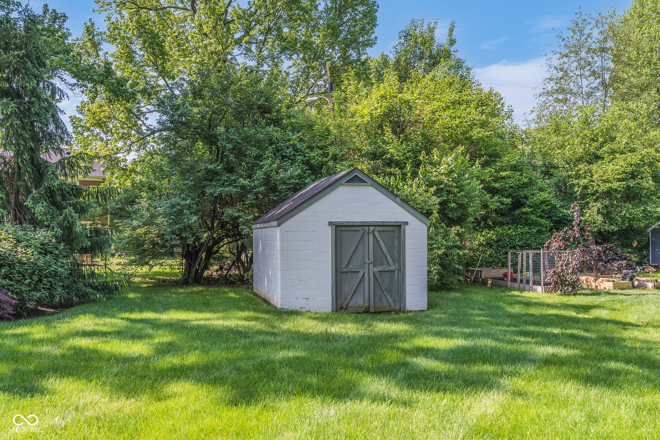 535 W 77th Street N