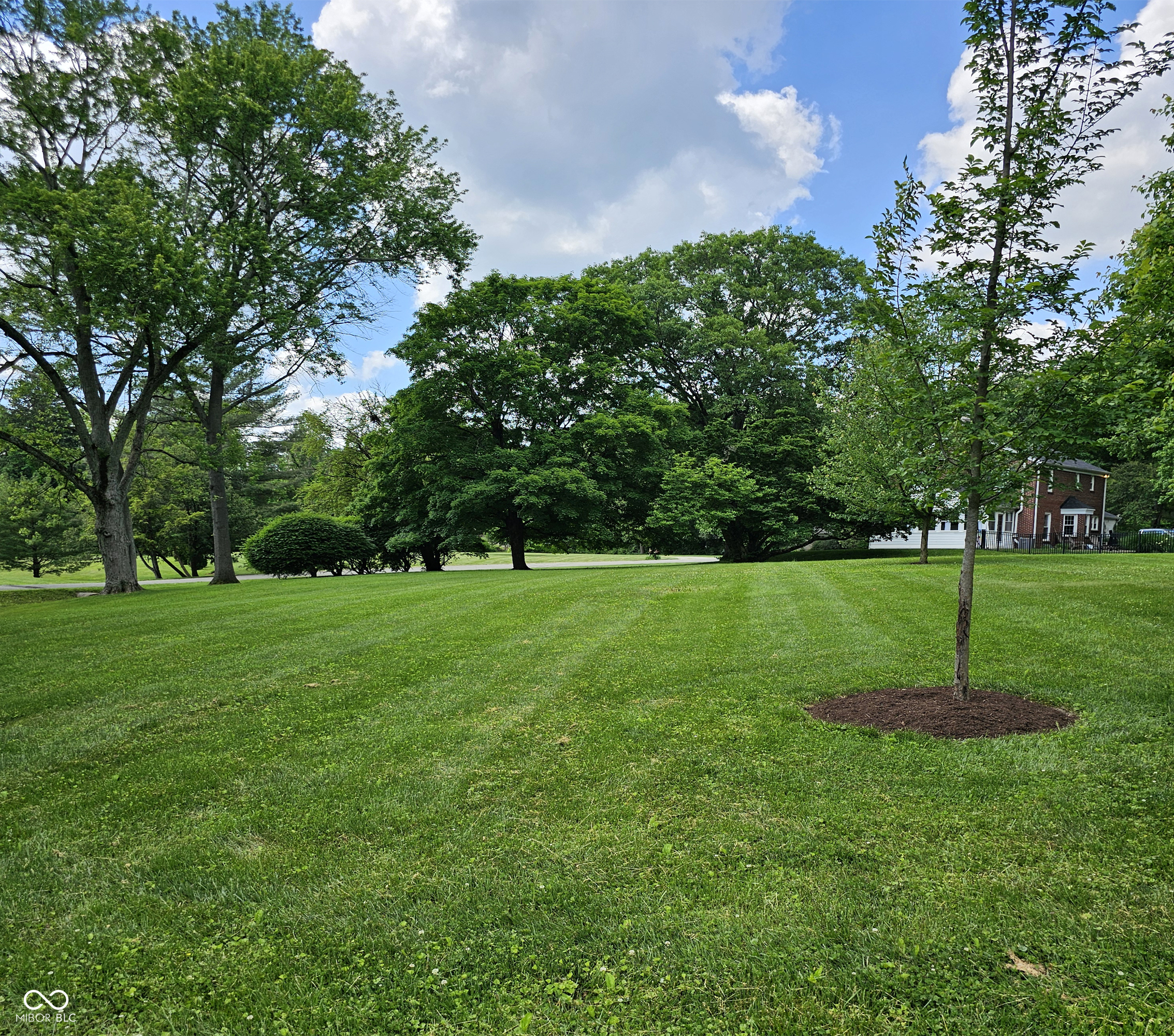 535 W 77th Street N