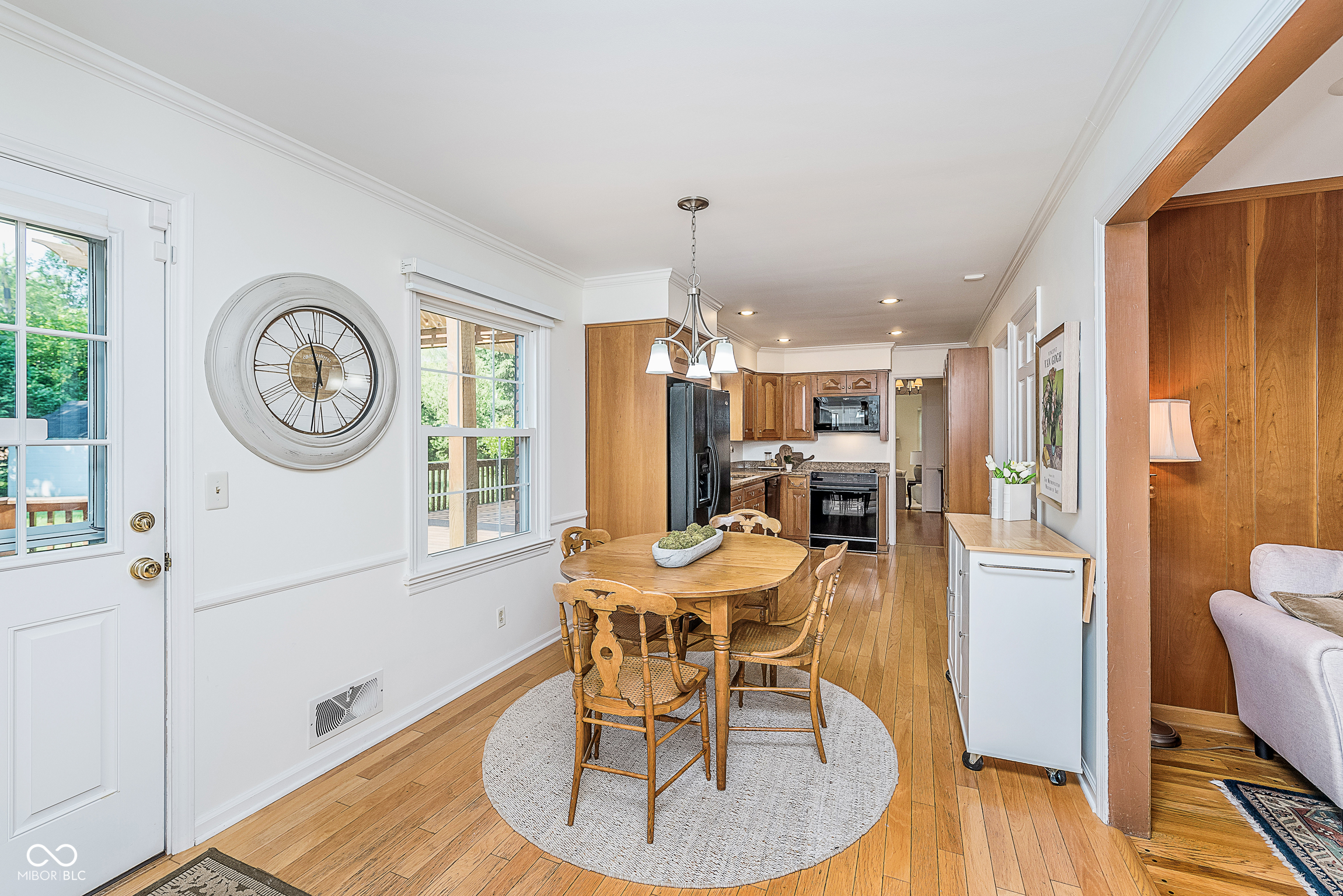 535 W 77th Street N