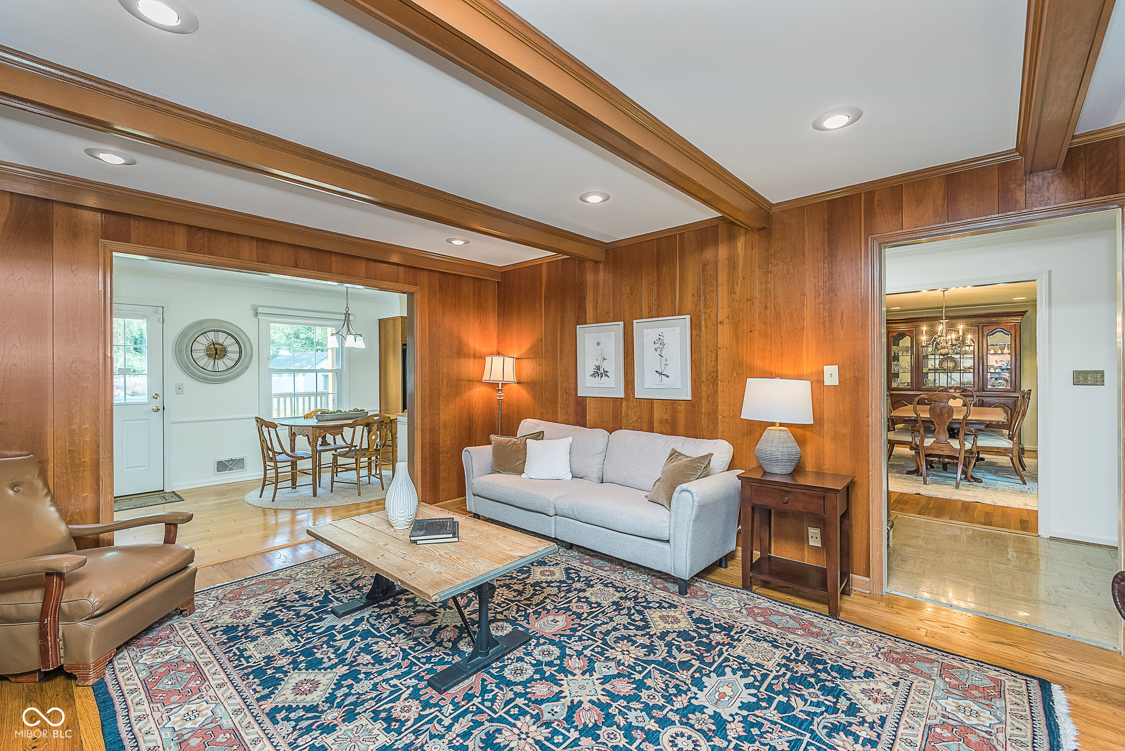 535 W 77th Street N