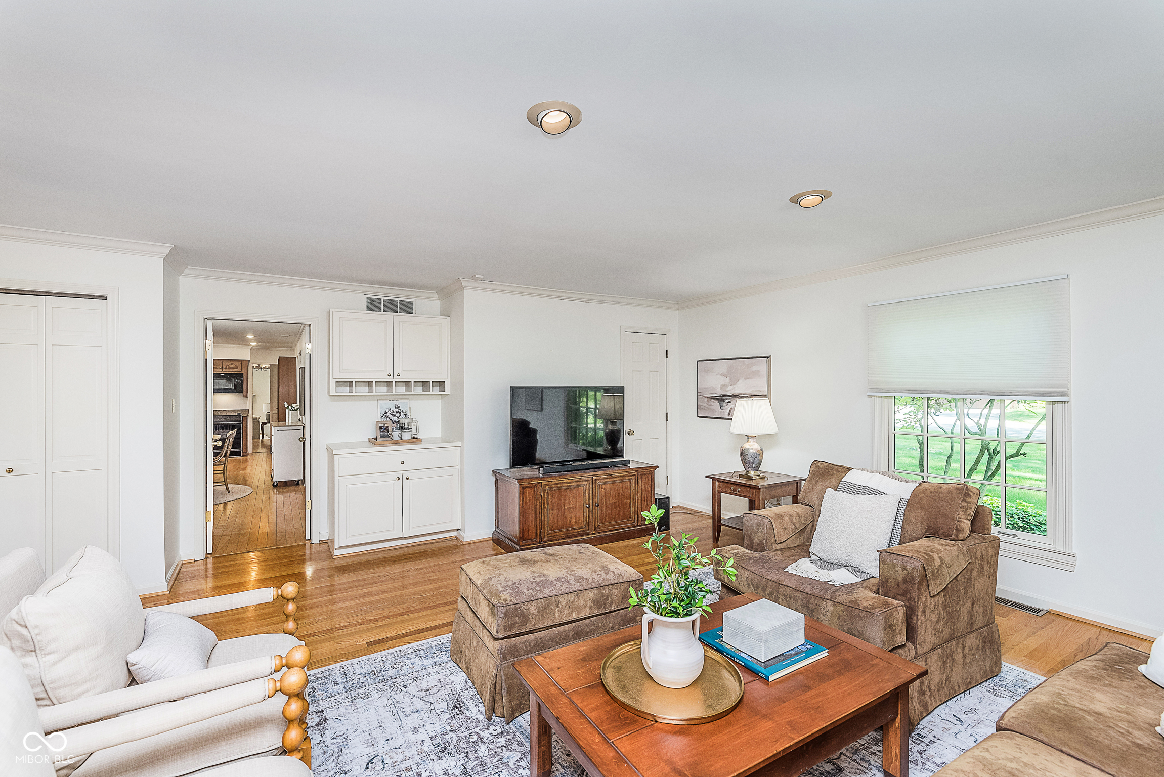 535 W 77th Street N