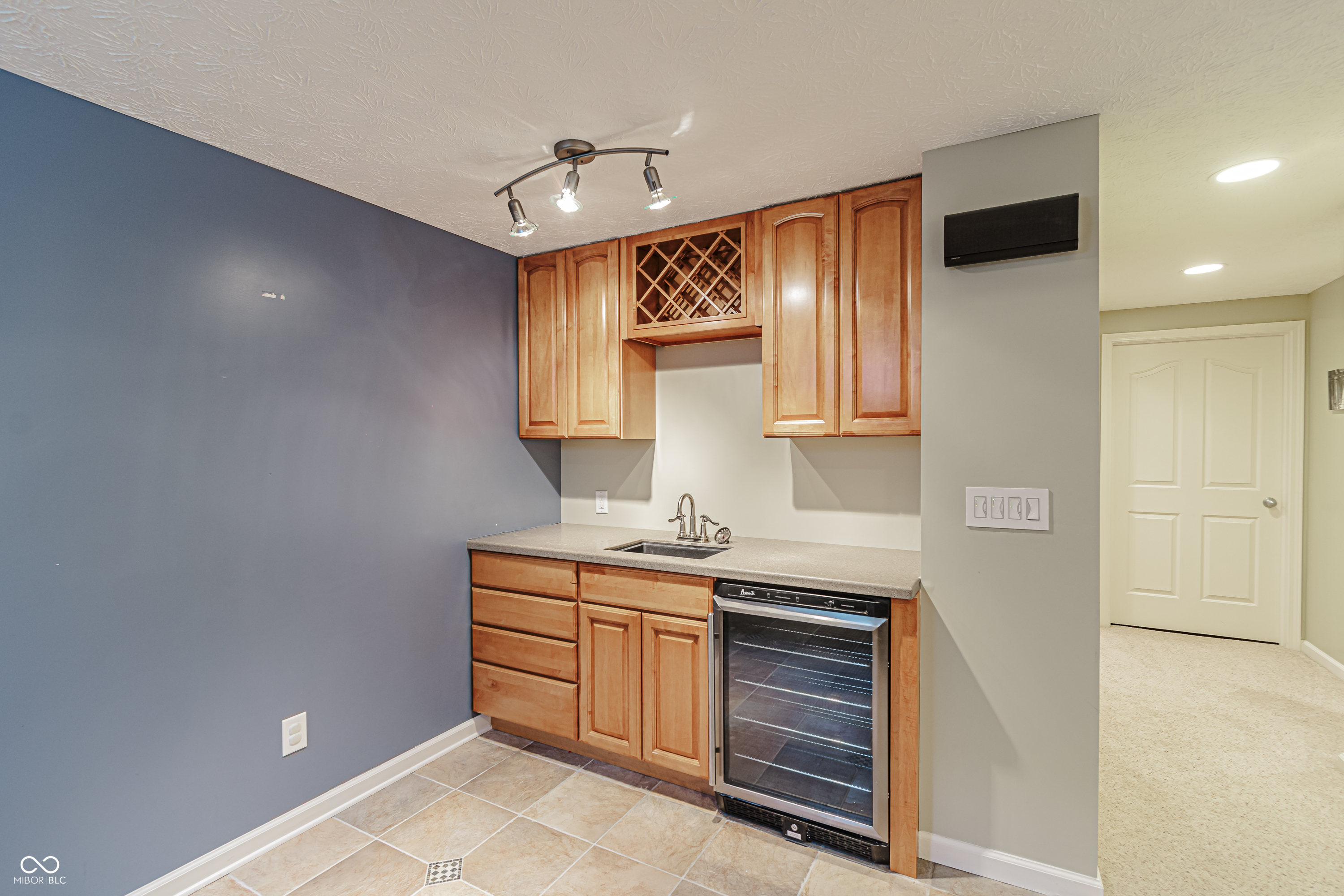 5902 Catlin Lane