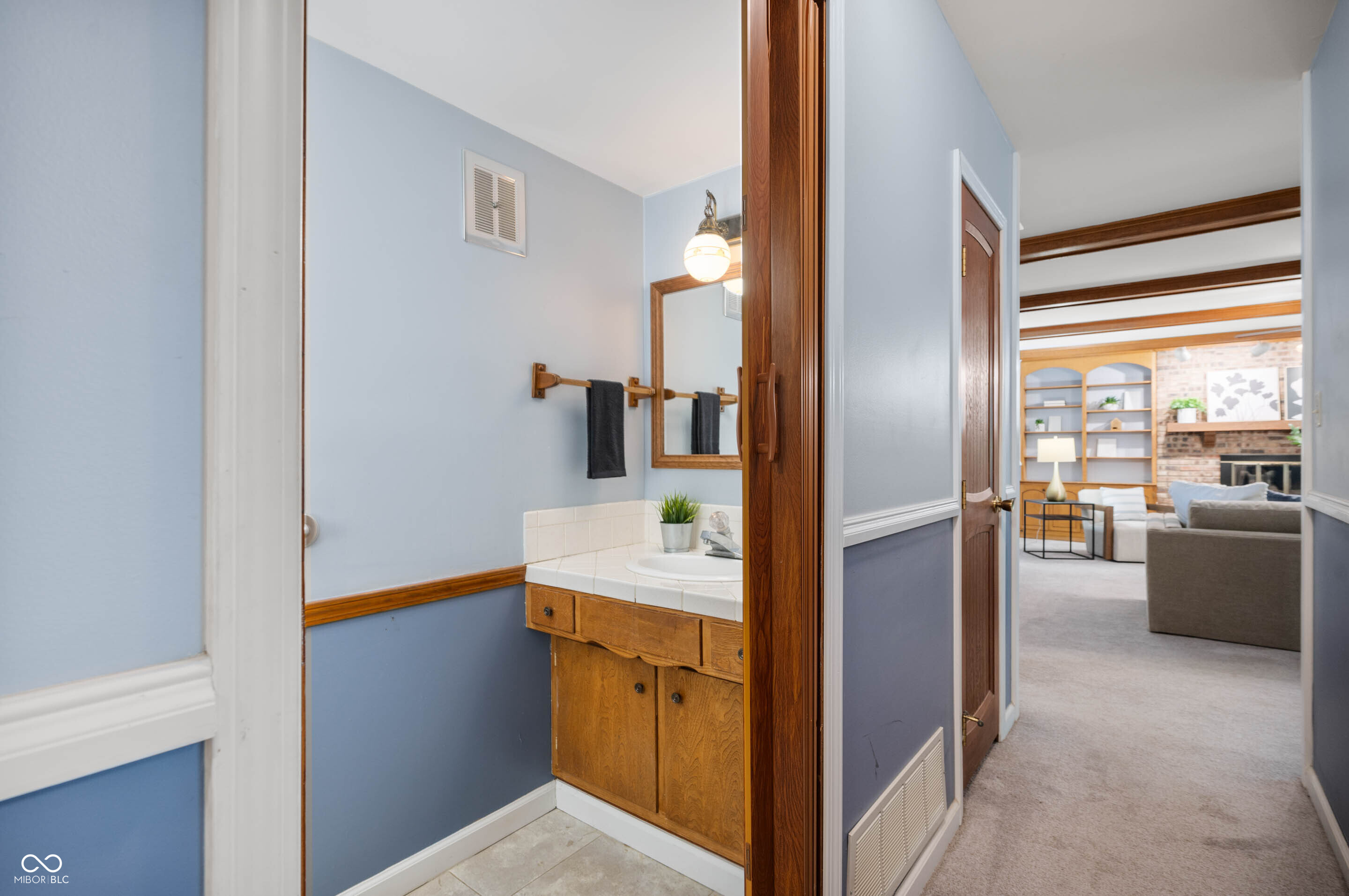 3228 E 69th Street