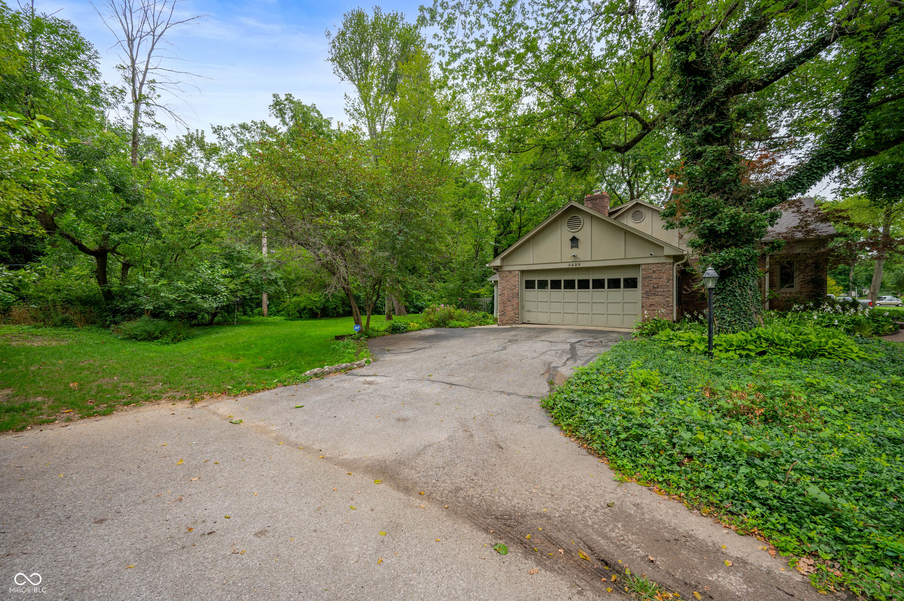 3228 E 69th Street